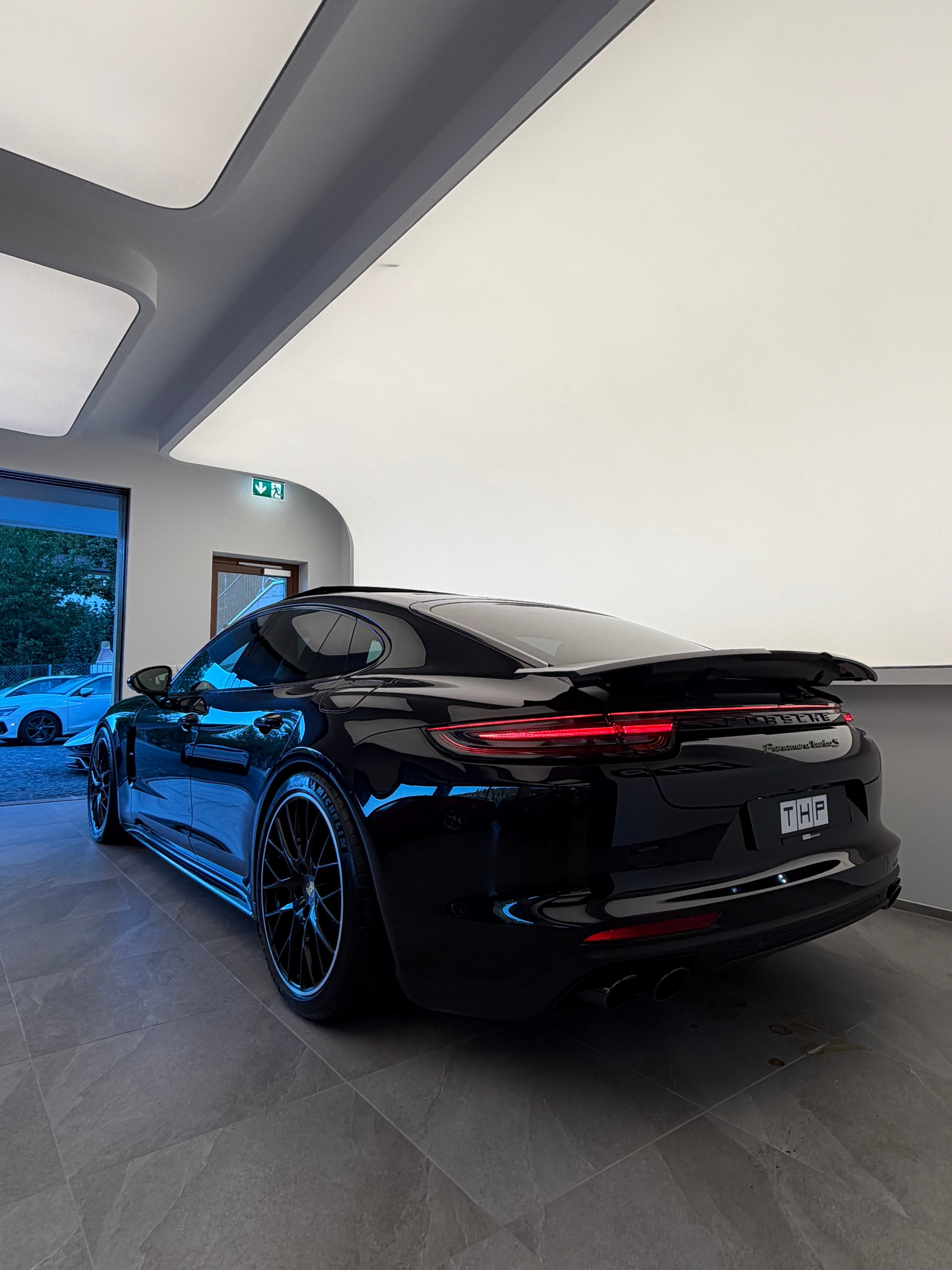 PORSCHE Panamera Turbo S E-Hybrid PDK-image-4