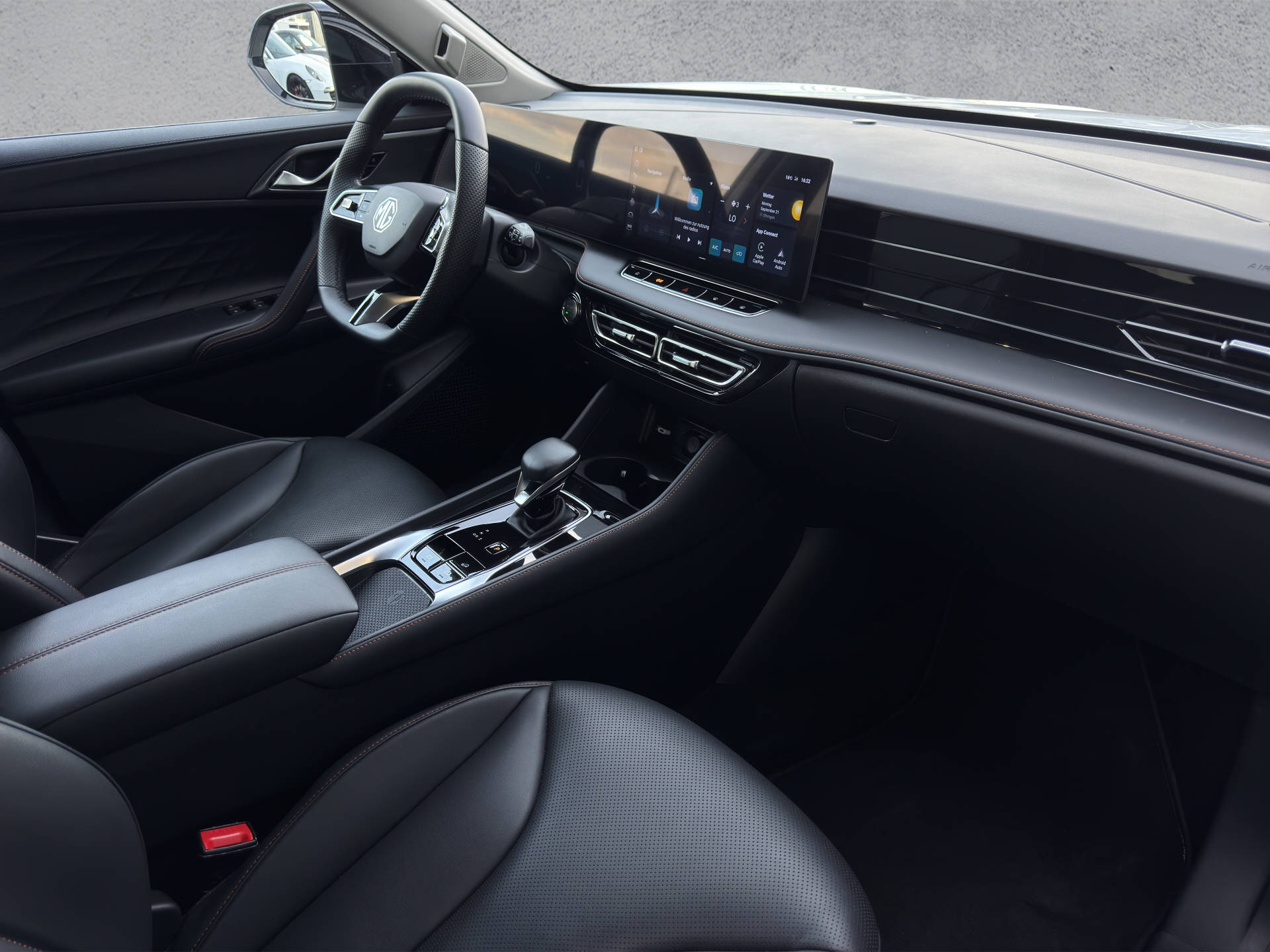 MG HS 1.5 Vti-Tech Luxury-image-14