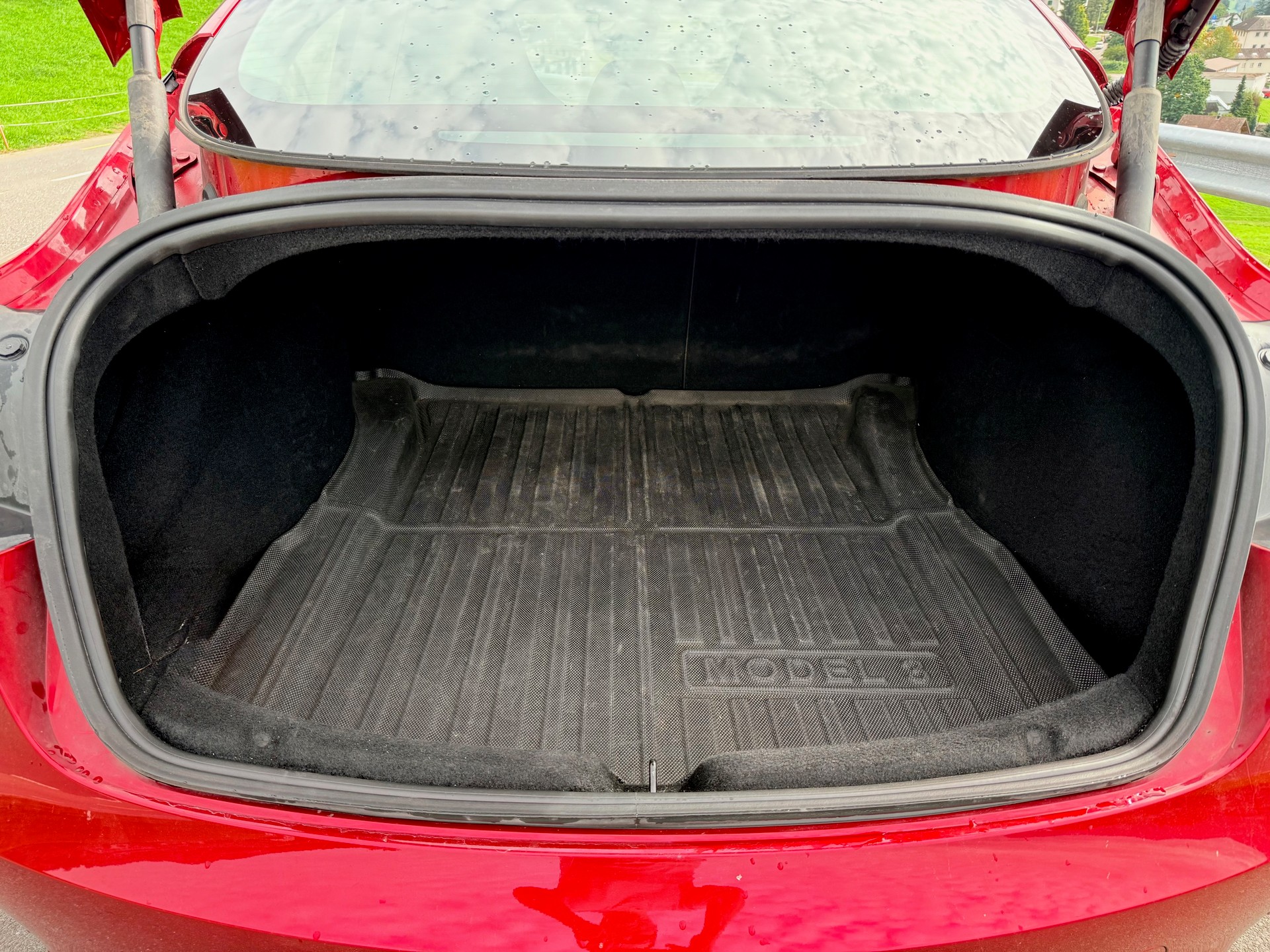 TESLA Model 3 Performance-image-6