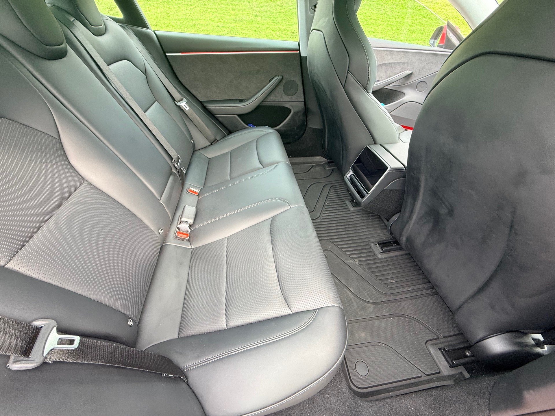 TESLA Model 3 Performance-image-9