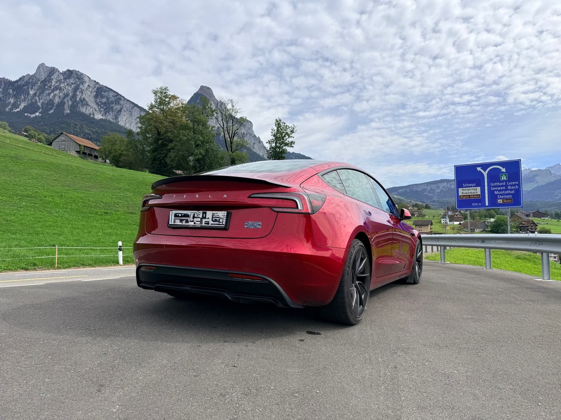 TESLA Model 3 Performance-image-1