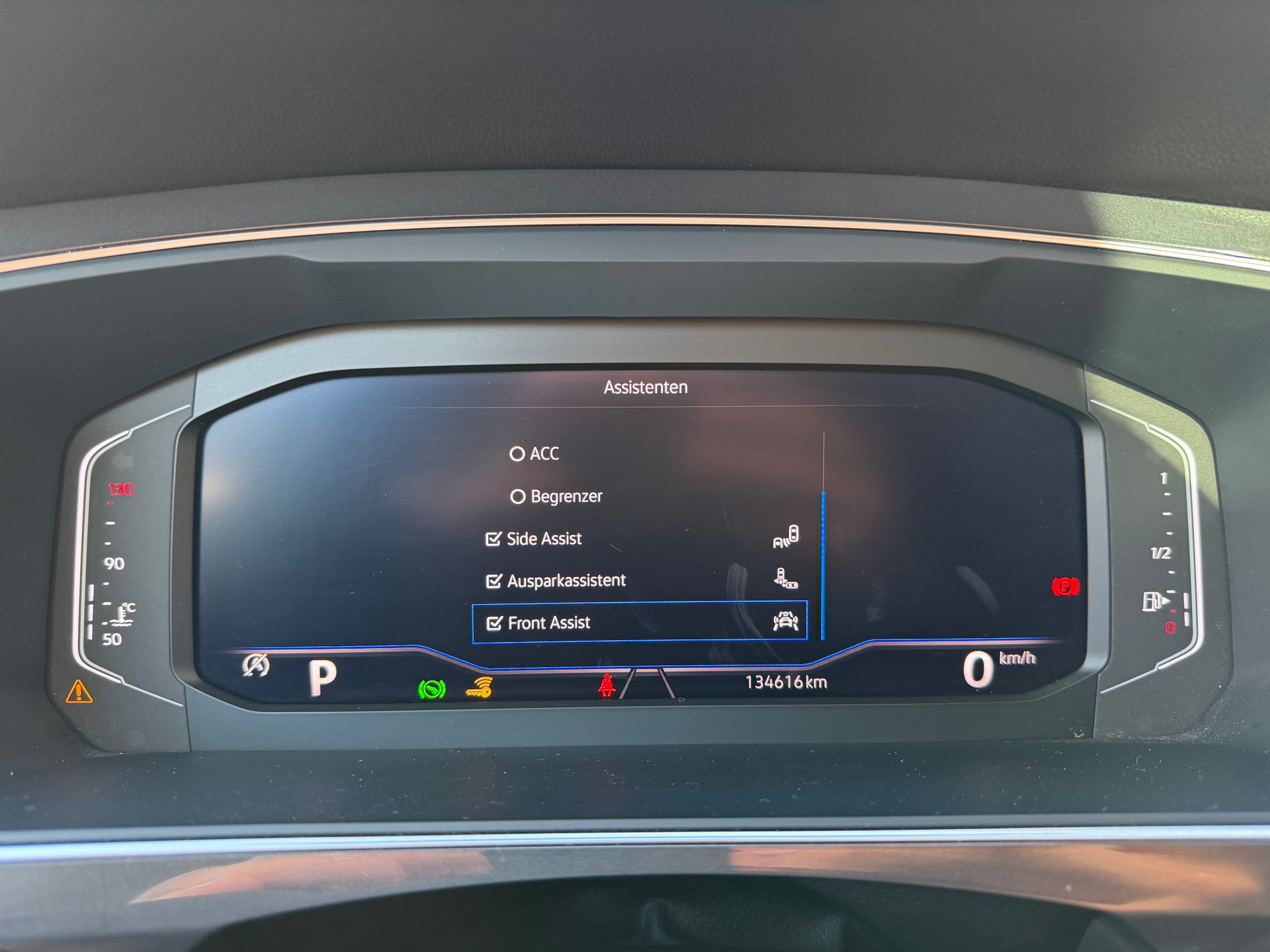 VW Tiguan Allspace 2.0 TDI SCR R-Line 4Motion DSG-image-27