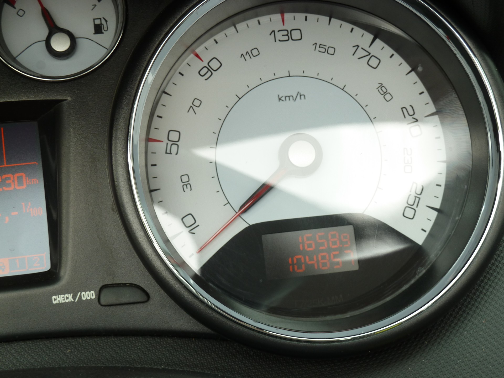 PEUGEOT 308 CC 2.0 HDI Allure-image-11