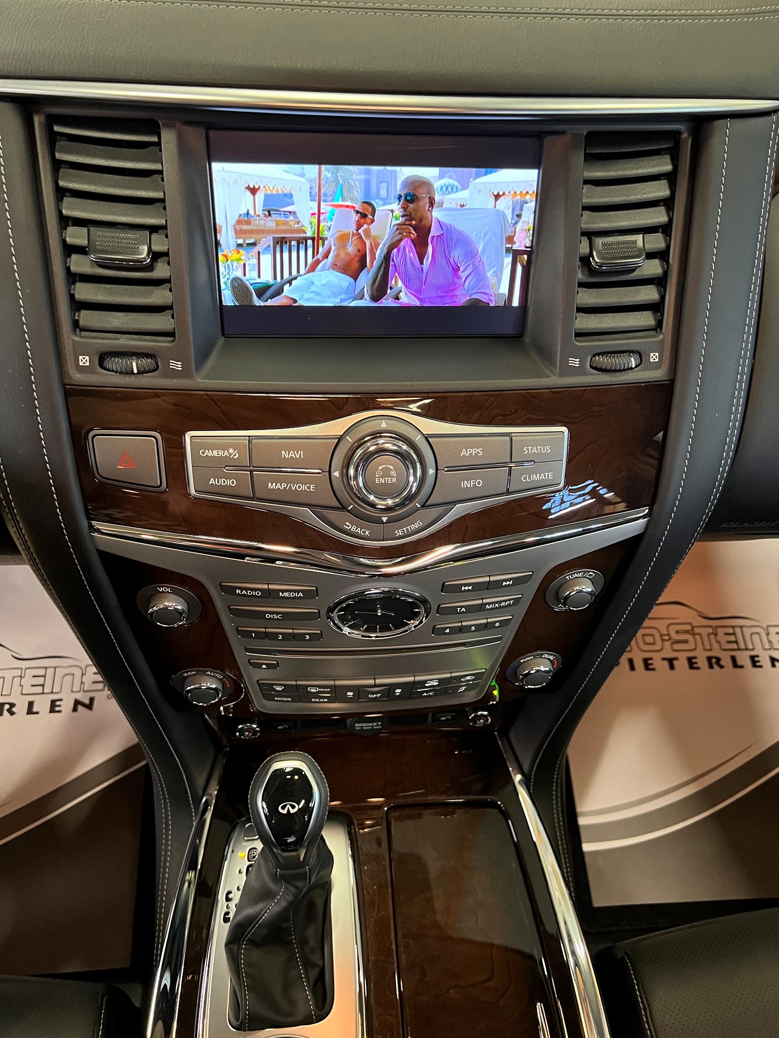 INFINITI CH GEPRÜFT !! QX-80 ALLRAD 7 PLÄTZER SUV. VOLL OPTIONEN. NUR 19`800 KM.LEASING 890.--image-29