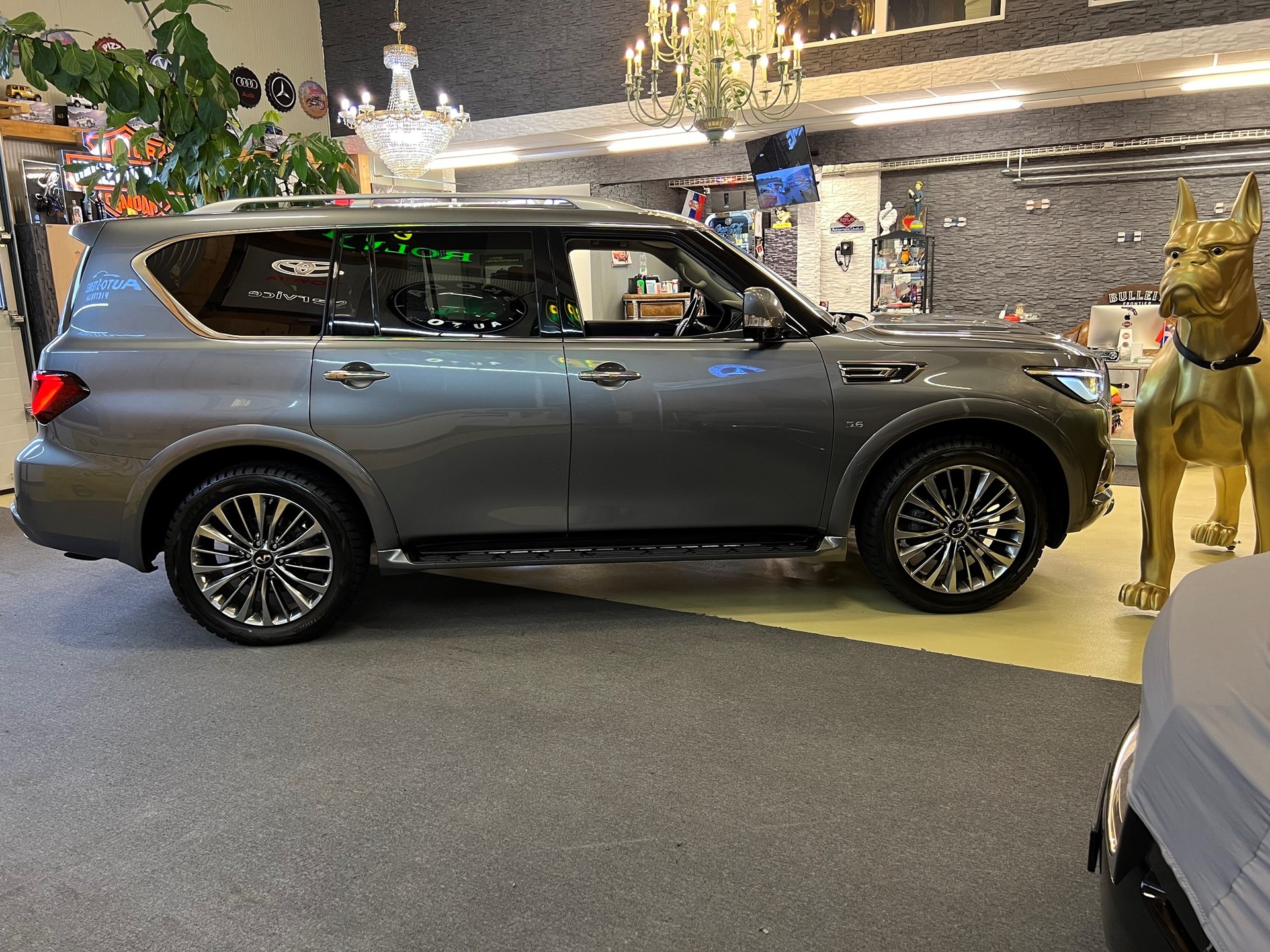 INFINITI CH GEPRÜFT !! QX-80 ALLRAD 7 PLÄTZER SUV. VOLL OPTIONEN. NUR 19`800 KM.LEASING 890.--image-10