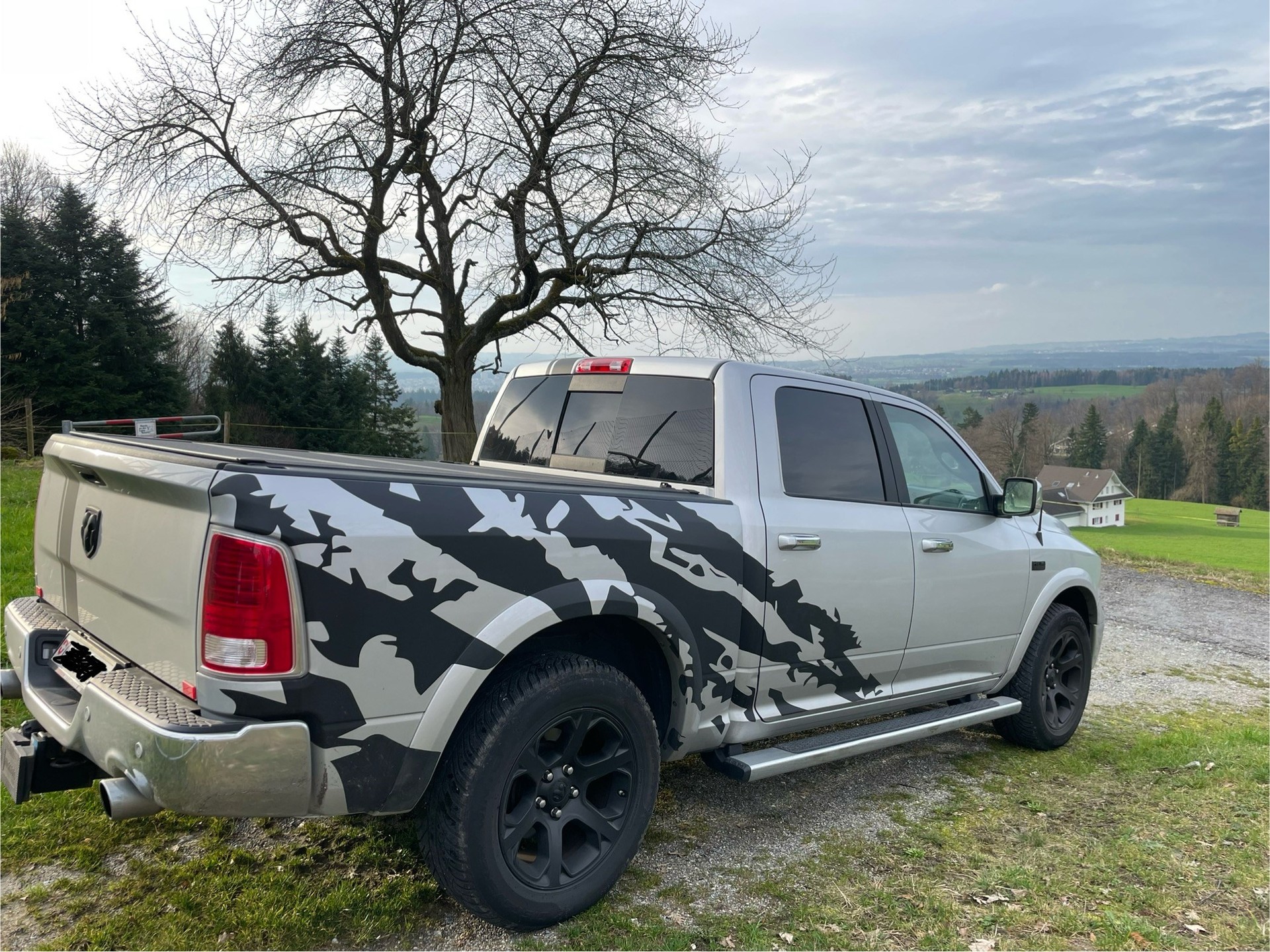 DODGE RAM 1500 HEMI V8 CrewCab Laramie 5.7Lt-image-4