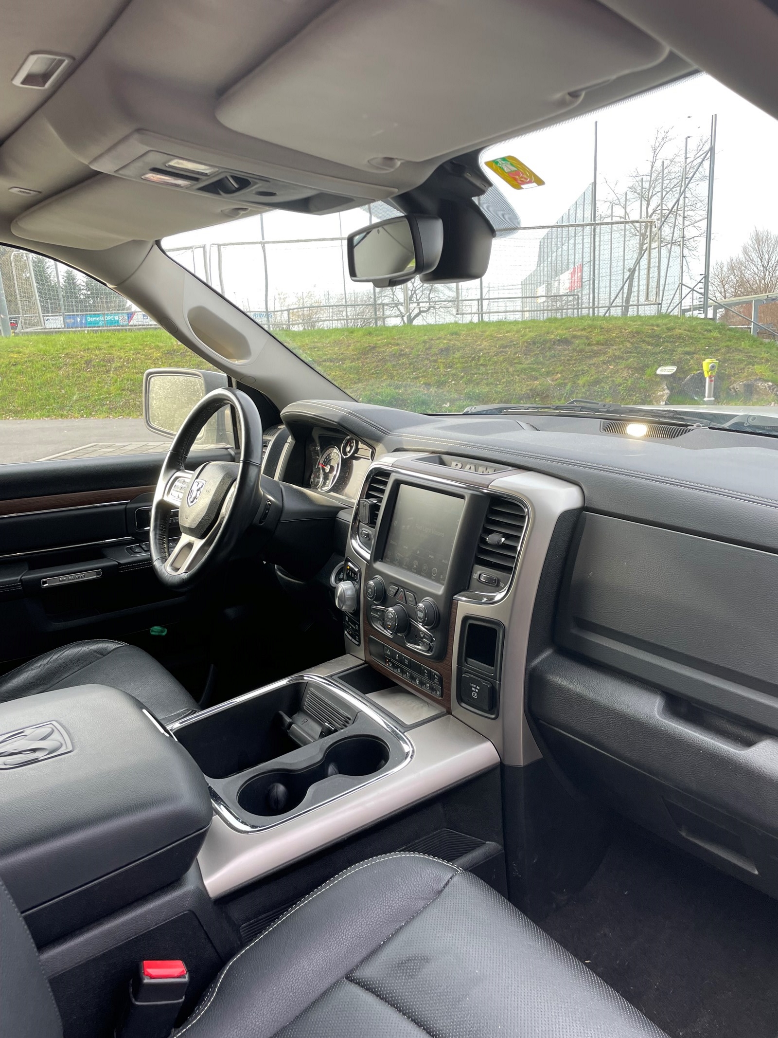 DODGE RAM 1500 HEMI V8 CrewCab Laramie 5.7Lt-image-8