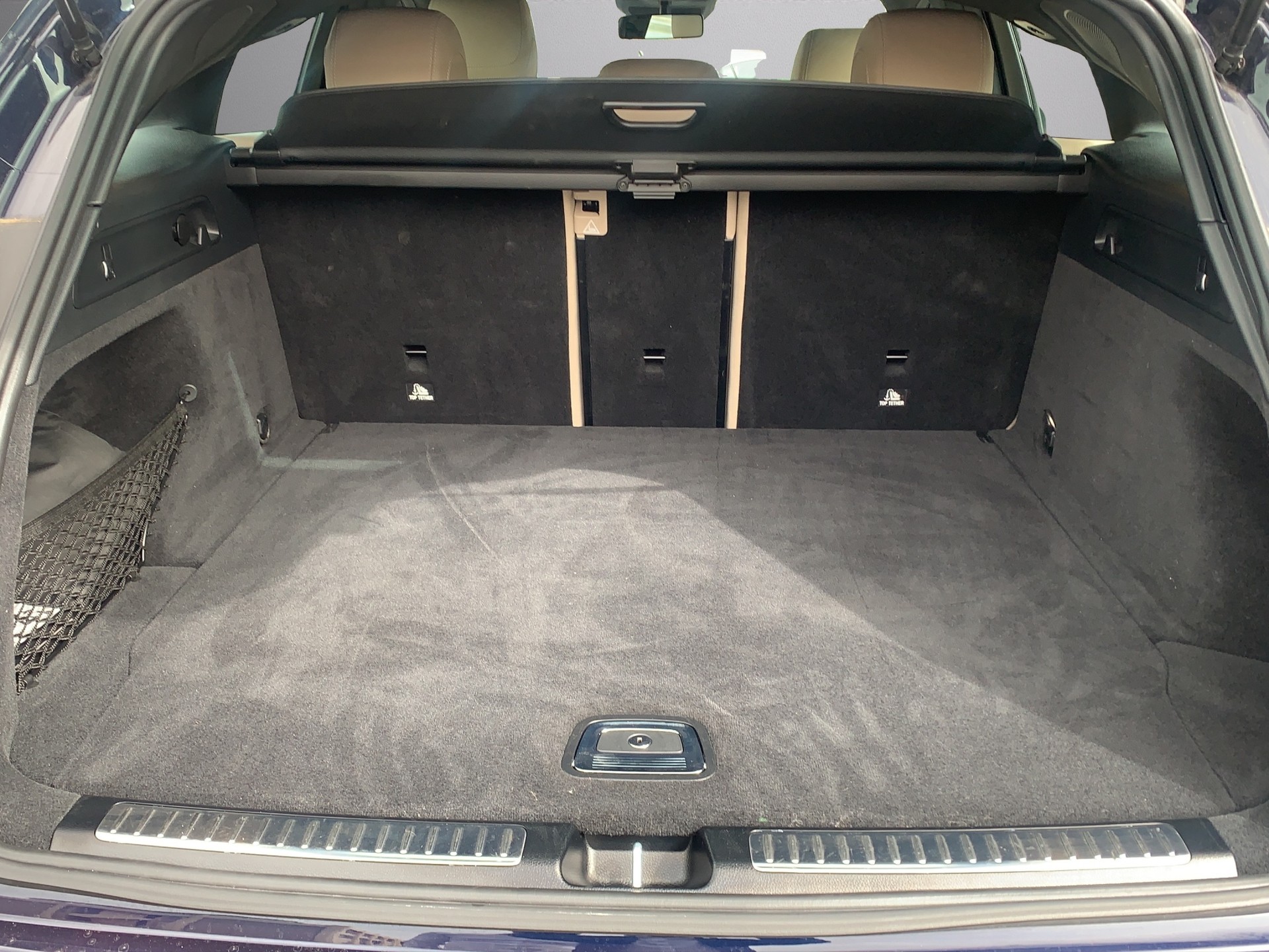 MERCEDES-BENZ EQC 400 4Matic-image-16
