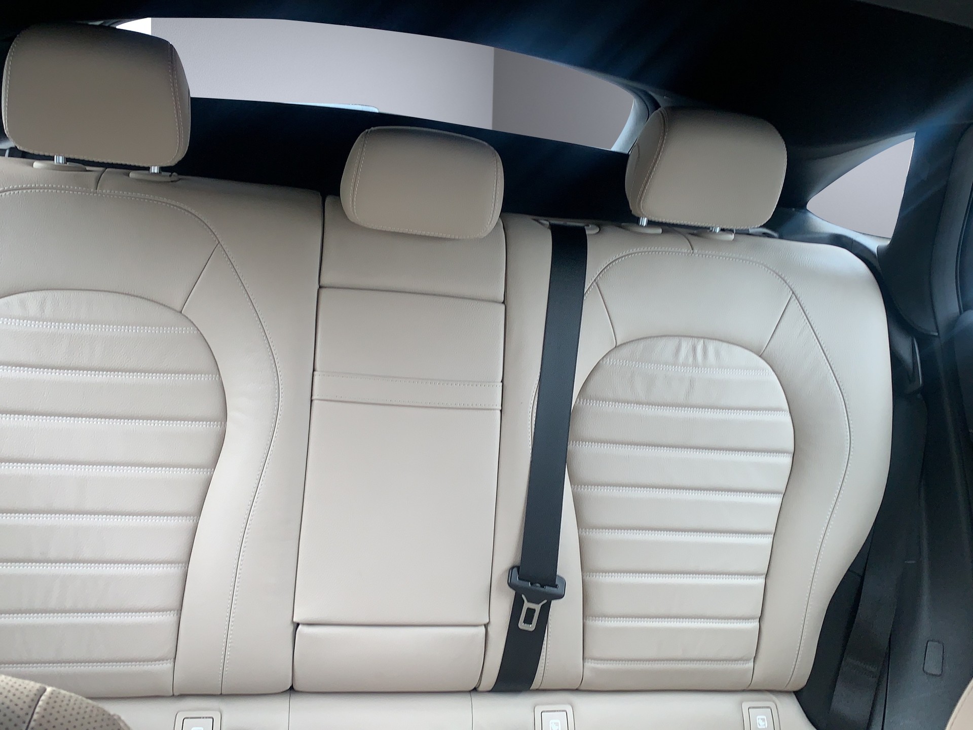 MERCEDES-BENZ EQC 400 4Matic-image-15