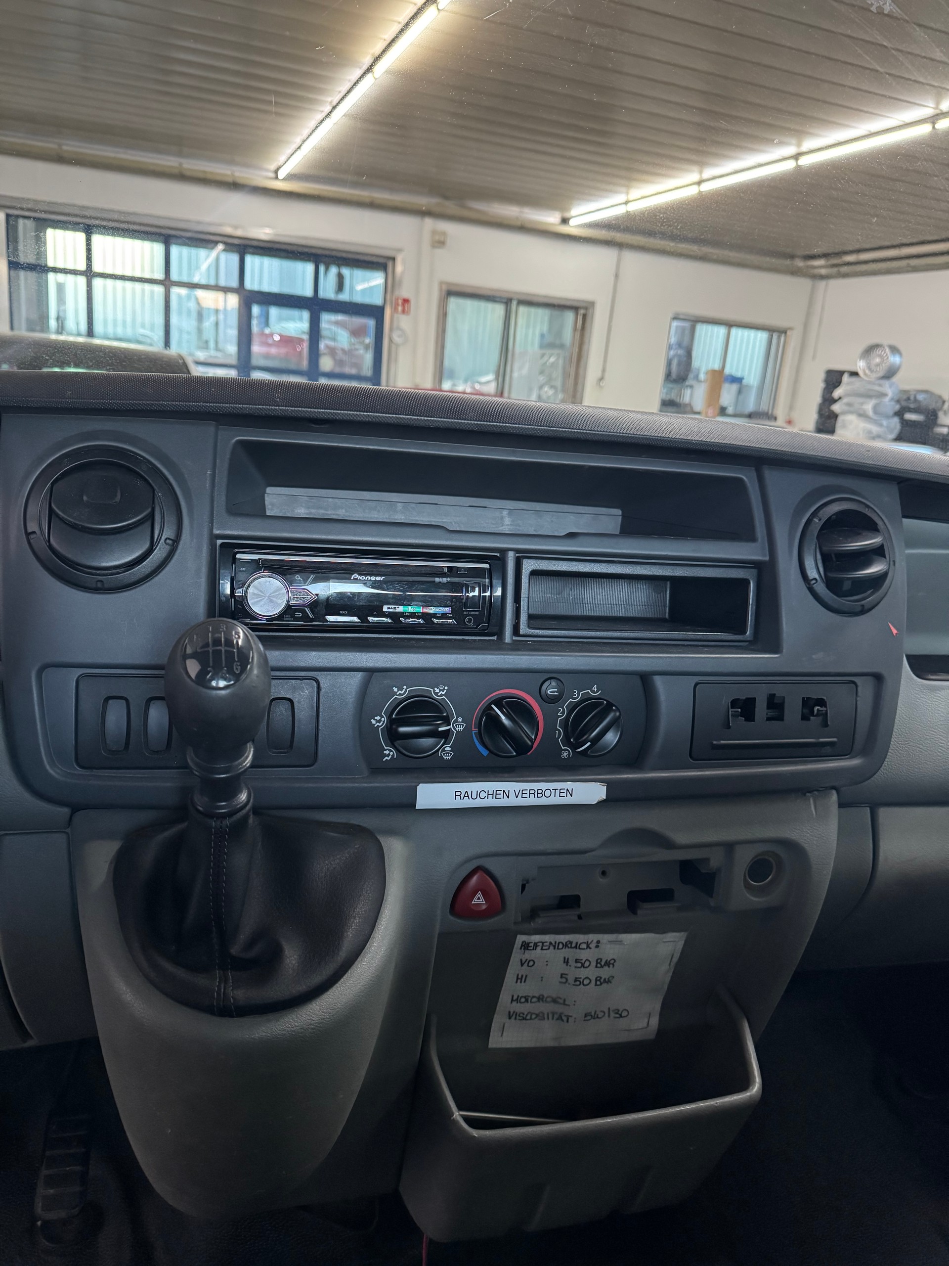 RENAULT 2.5dci T35 Autotransporter-image-13