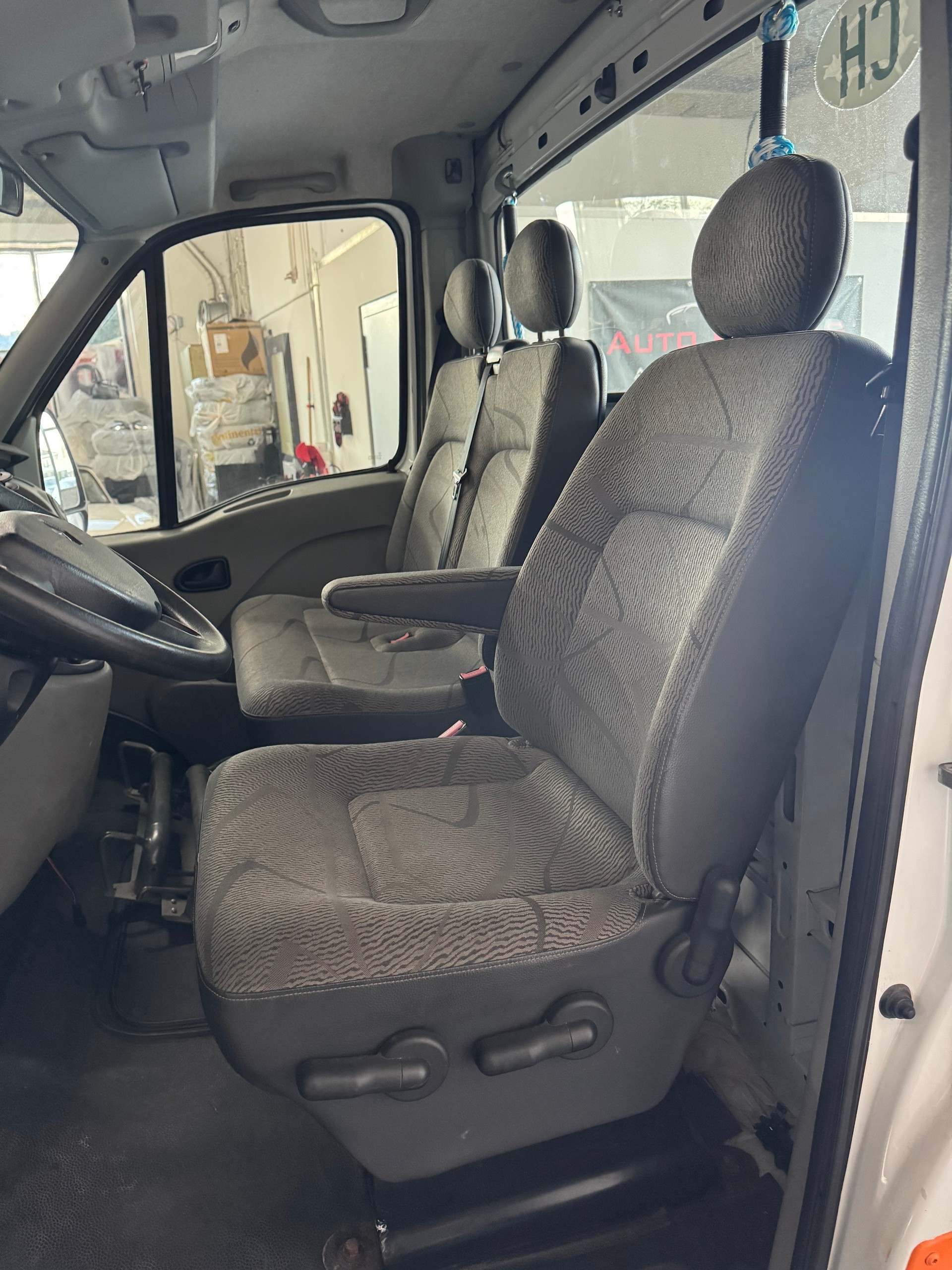 RENAULT 2.5dci T35 Autotransporter-image-12