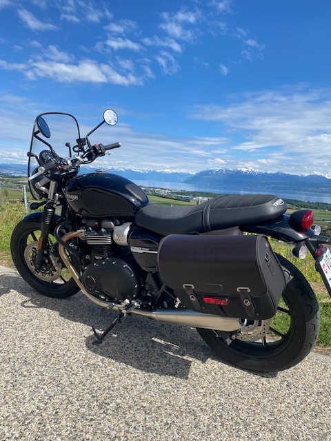 TRIUMPH Street Twin-image-6