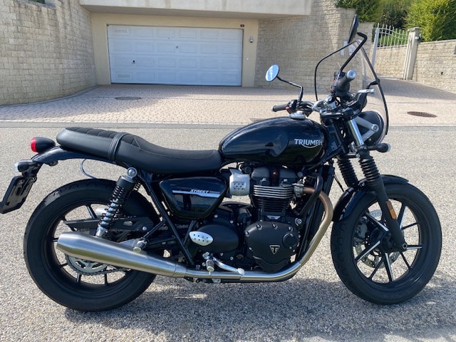 TRIUMPH Street Twin-image-4