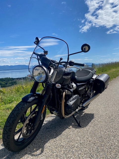 TRIUMPH Street Twin-image-1