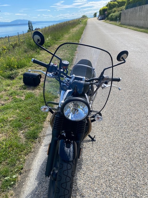 TRIUMPH Street Twin-image-5