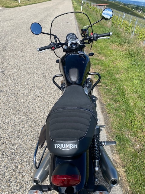 TRIUMPH Street Twin-image-2
