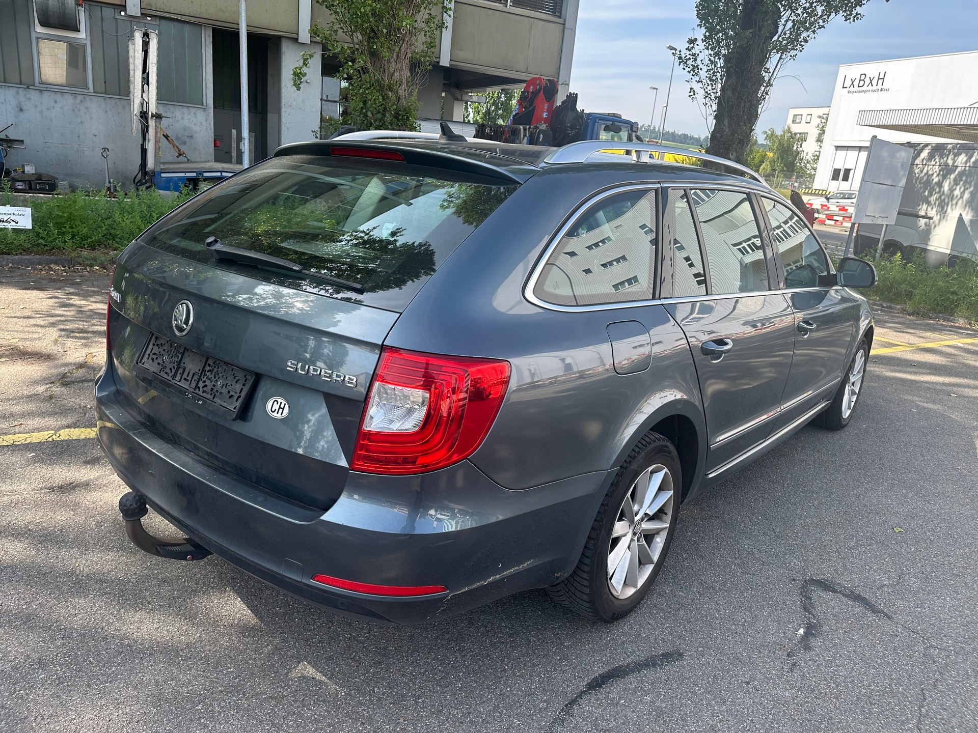 SKODA Superb Combi 1.6 TDi Business DSG-image-5