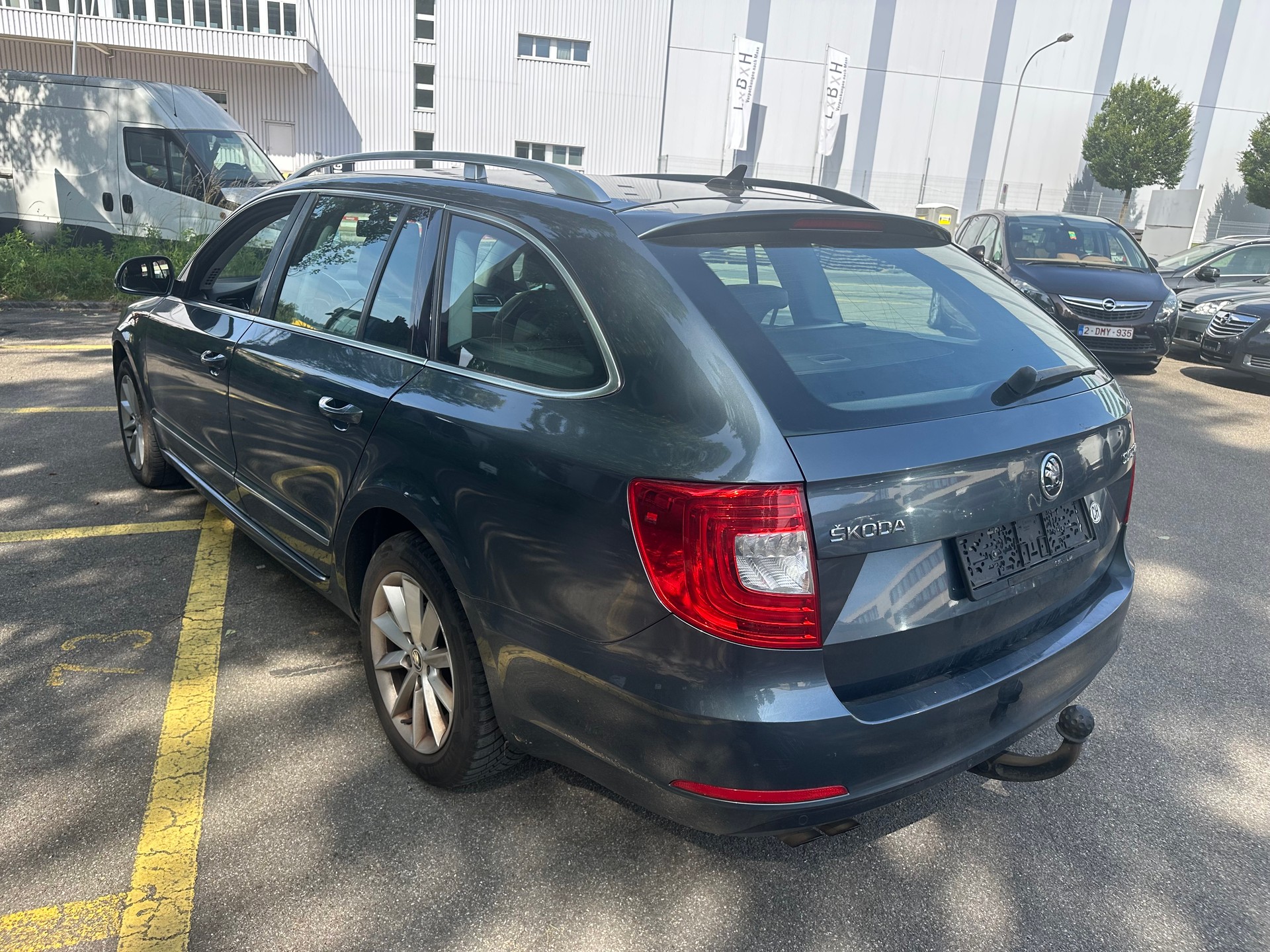 SKODA Superb Combi 1.6 TDi Business DSG-image-7