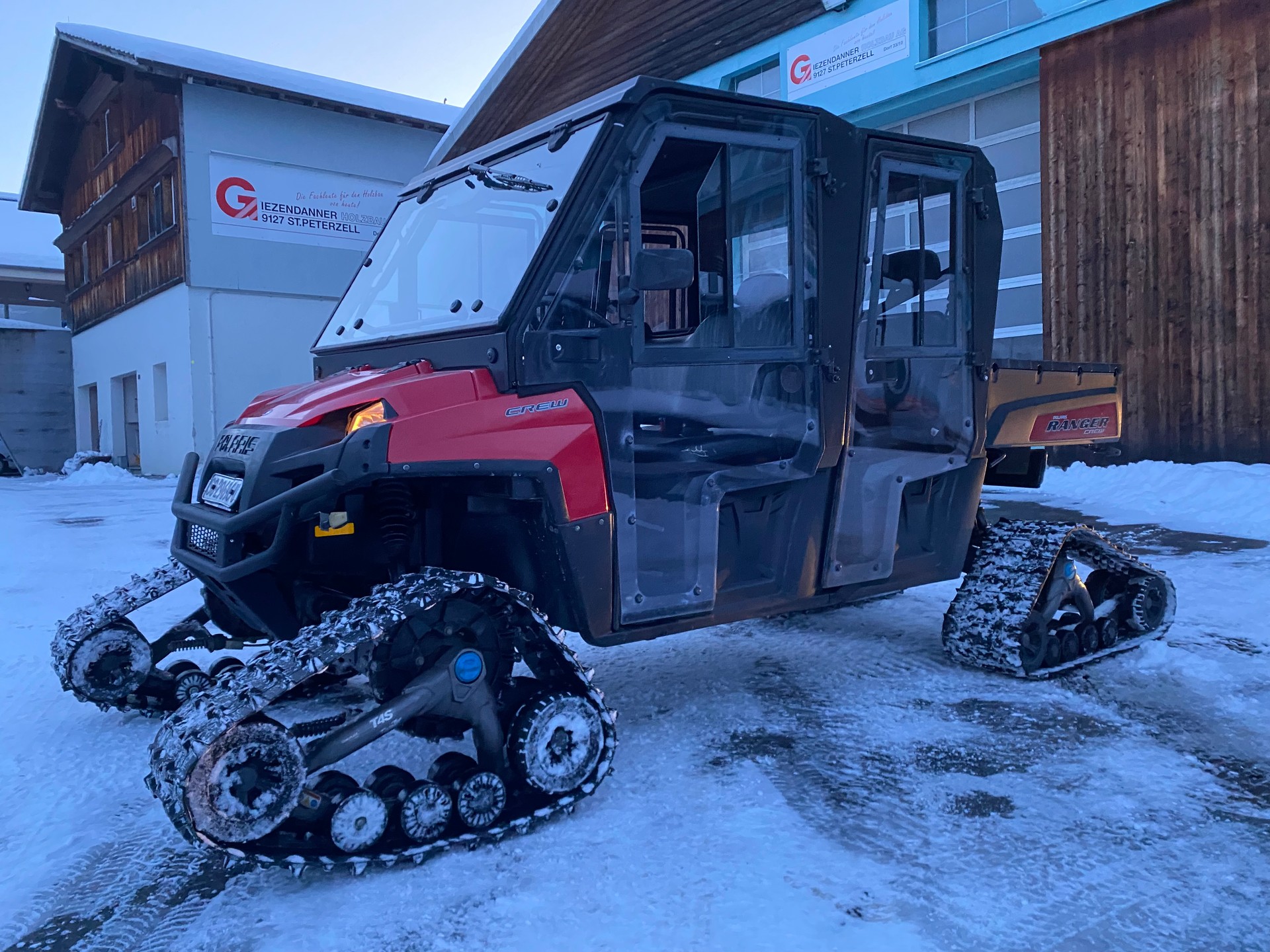 KOMMOBIL (UNIMOG) Polaris 800 4x4 mit Raupen-image-1