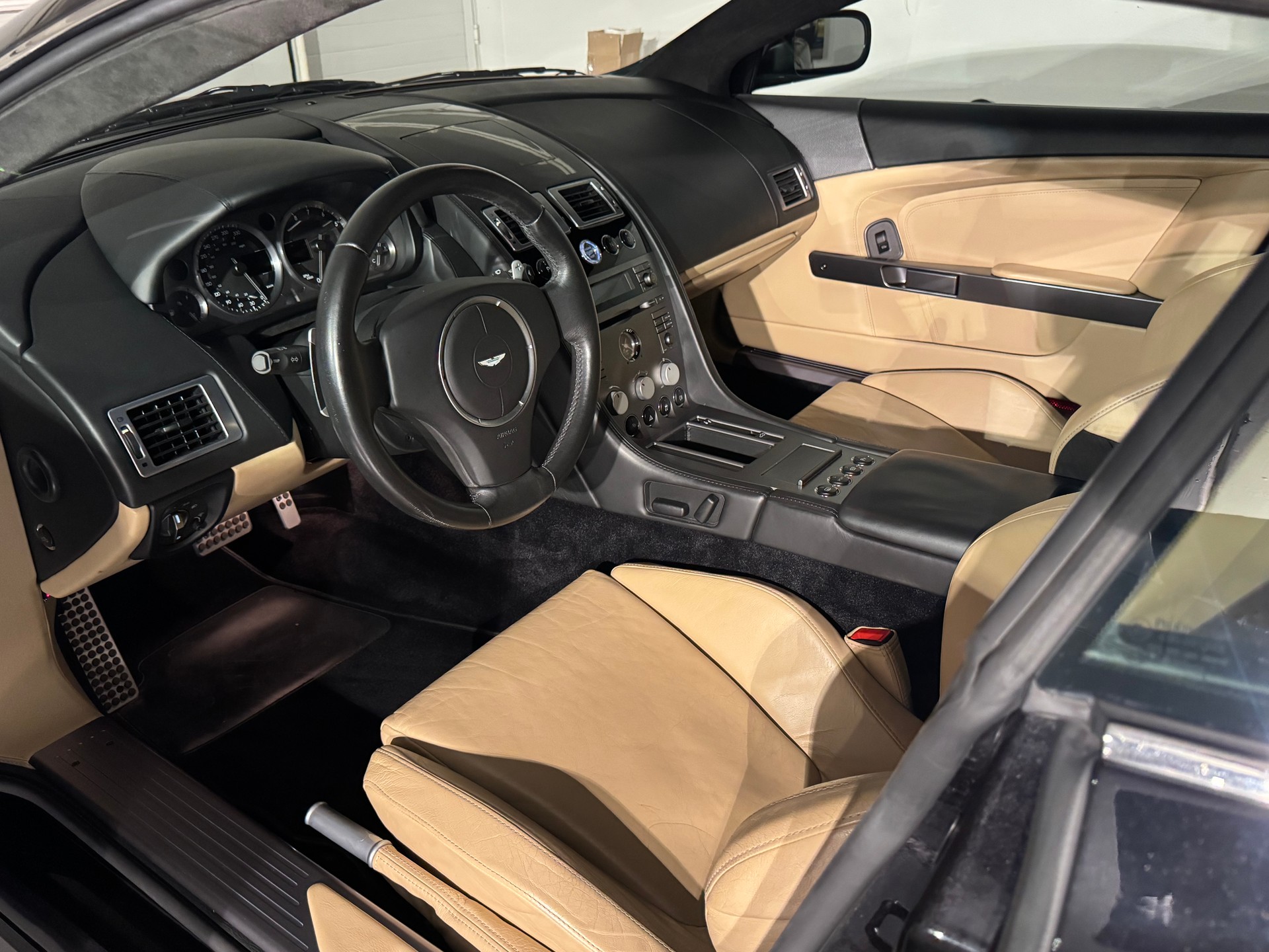 ASTON MARTIN DB9 Touchtronic 2-image-7