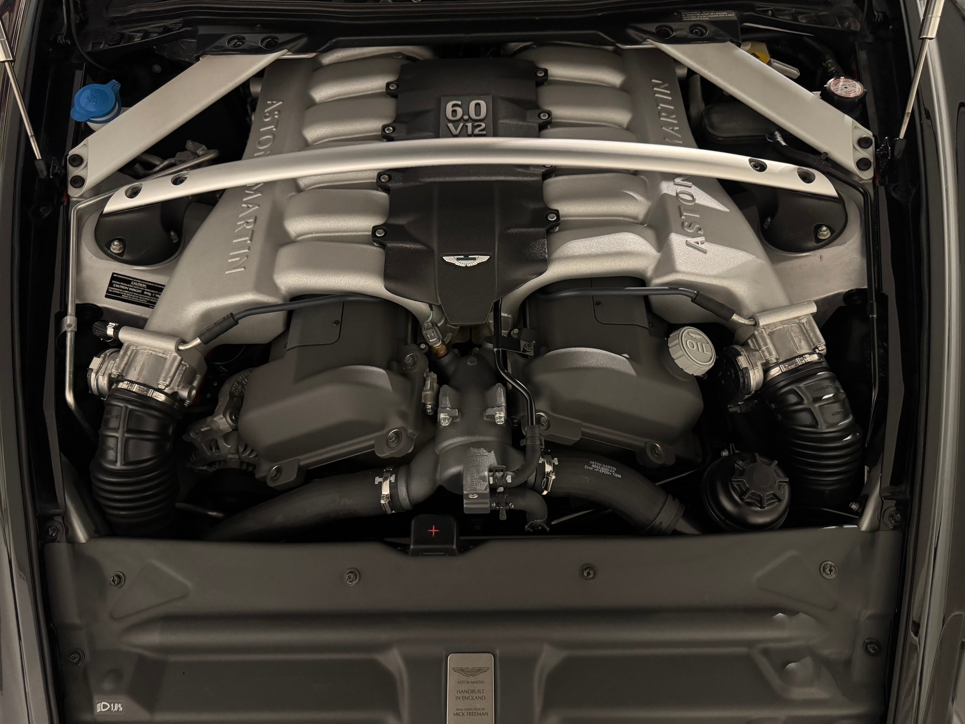 ASTON MARTIN DB9 Touchtronic 2-image-14