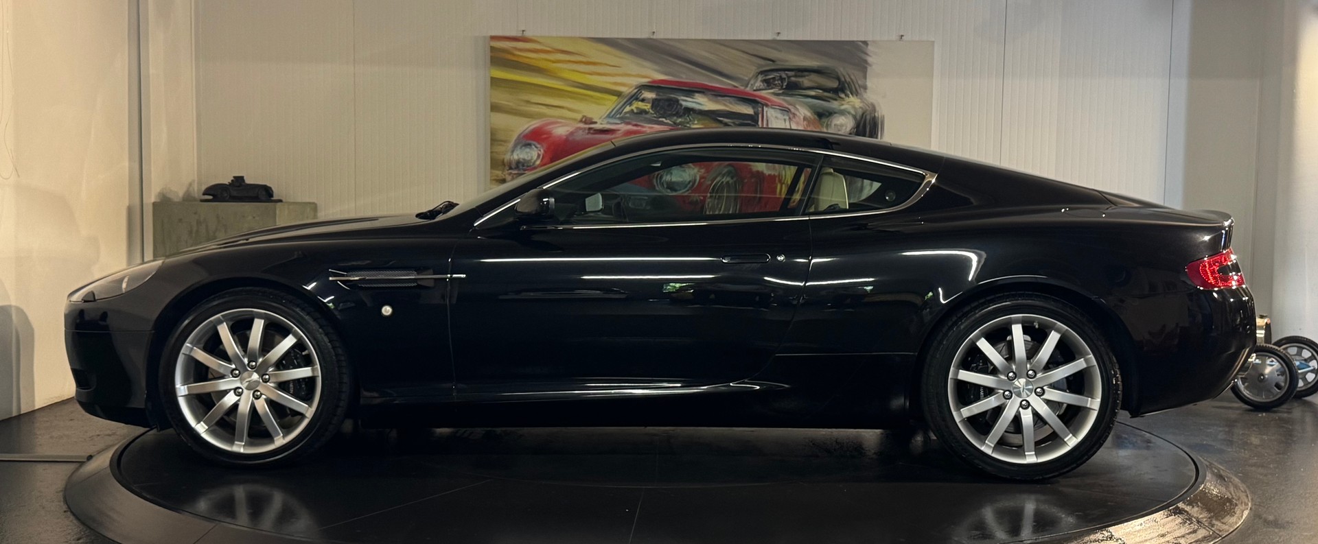 ASTON MARTIN DB9 Touchtronic 2-showroom-element-1