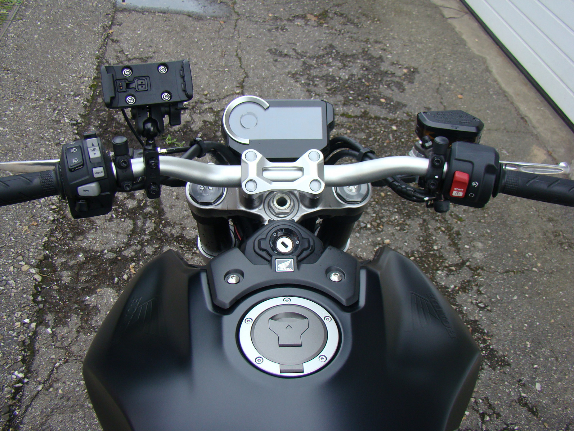 HONDA CB 1000 R-image-3