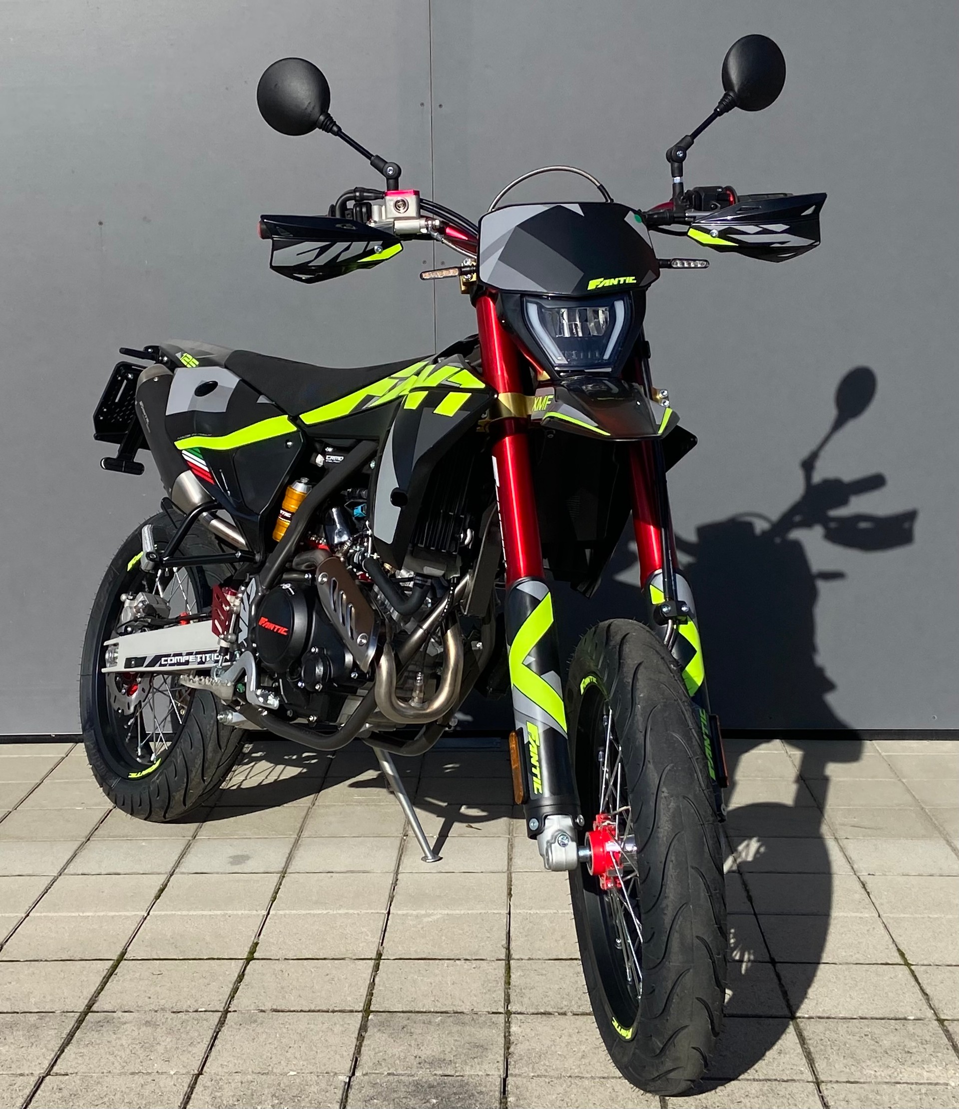 FANTIC XMF 125 Motard Competition-image-1