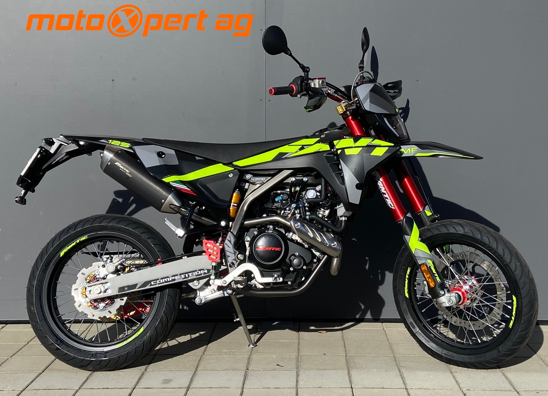 FANTIC XMF 125 Motard Competition-image-0