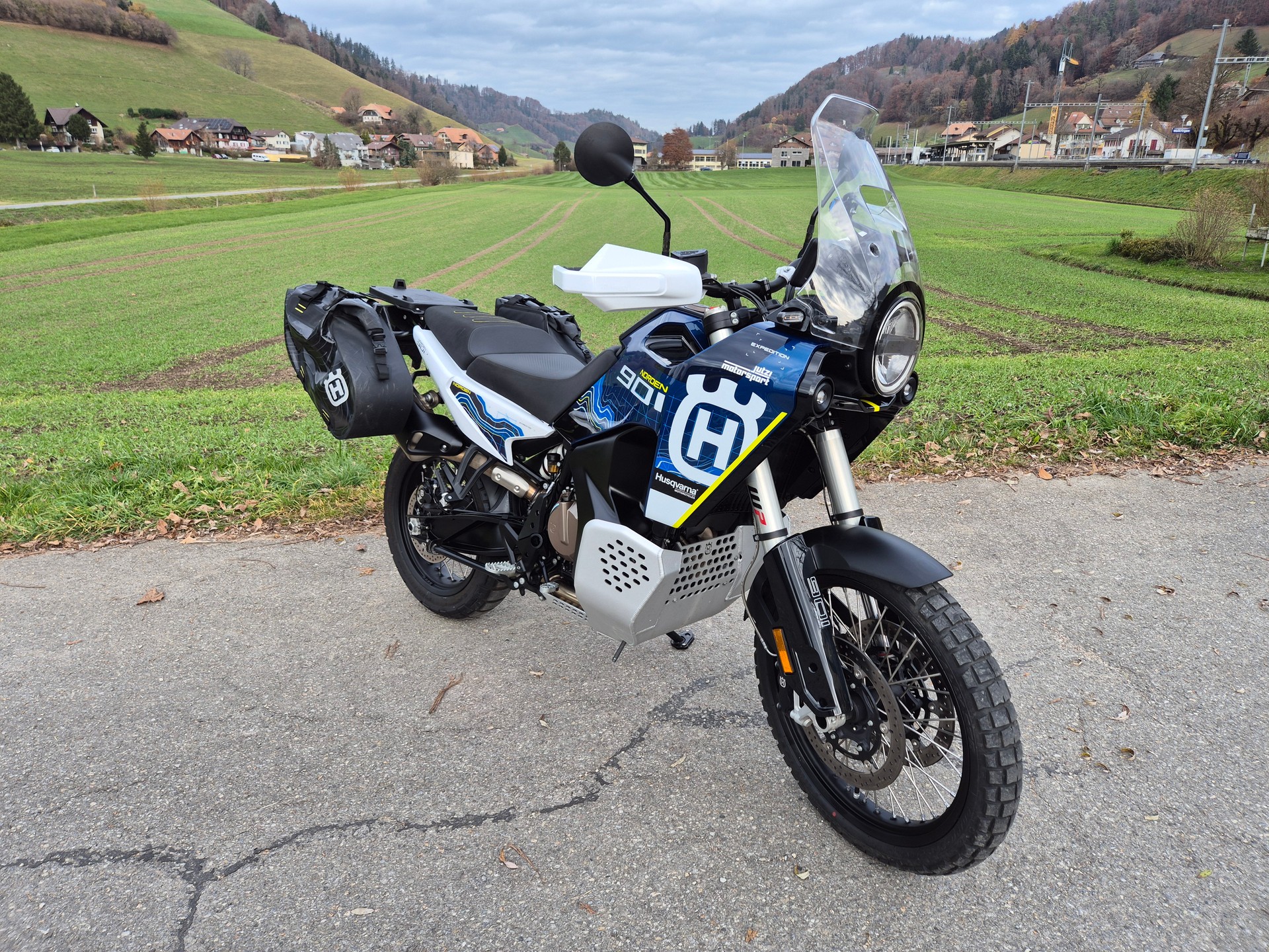 HUSQVARNA Norden 901 Expedition-image-0