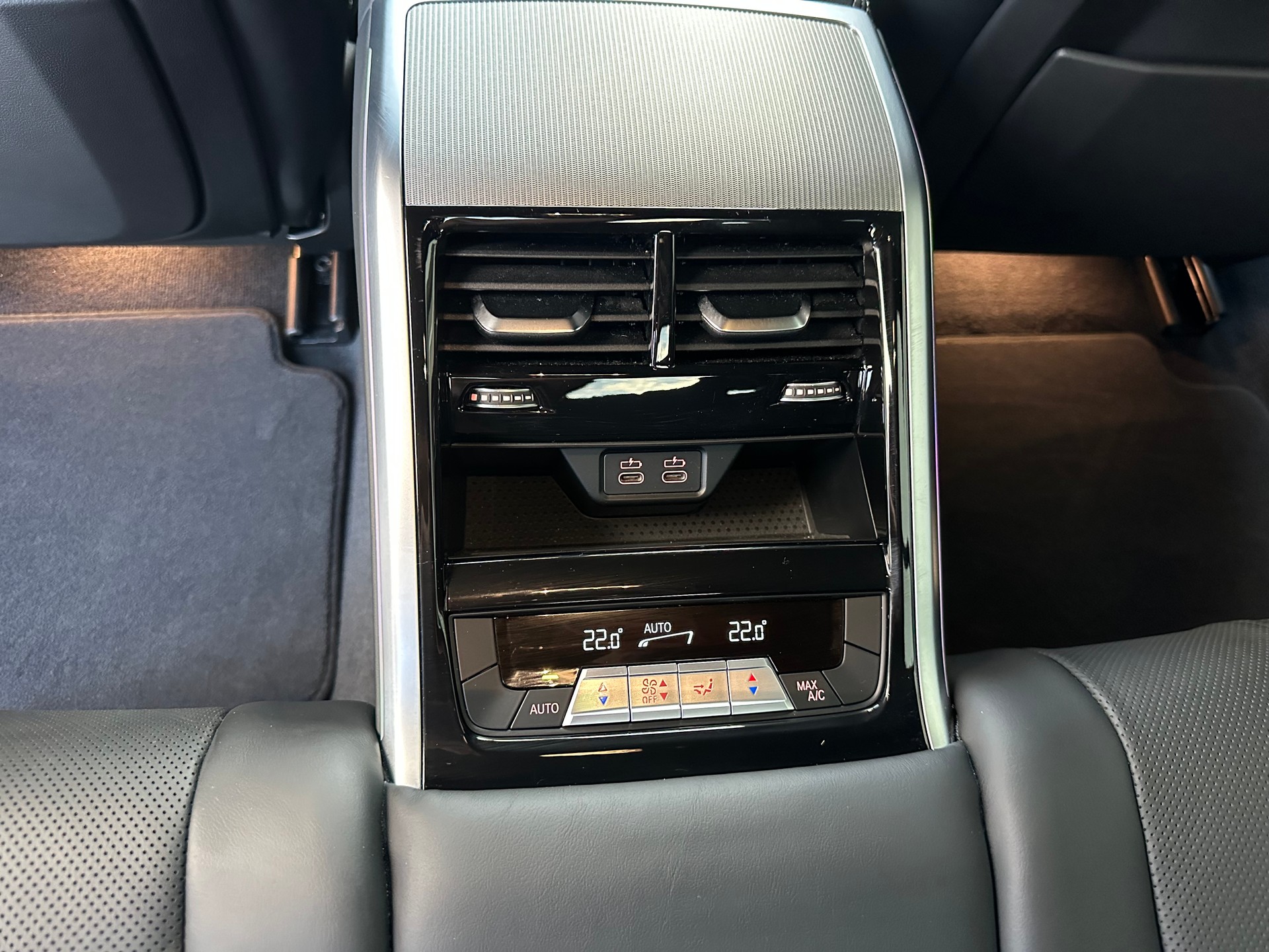 BMW M850i xDrive Steptronic-image-11