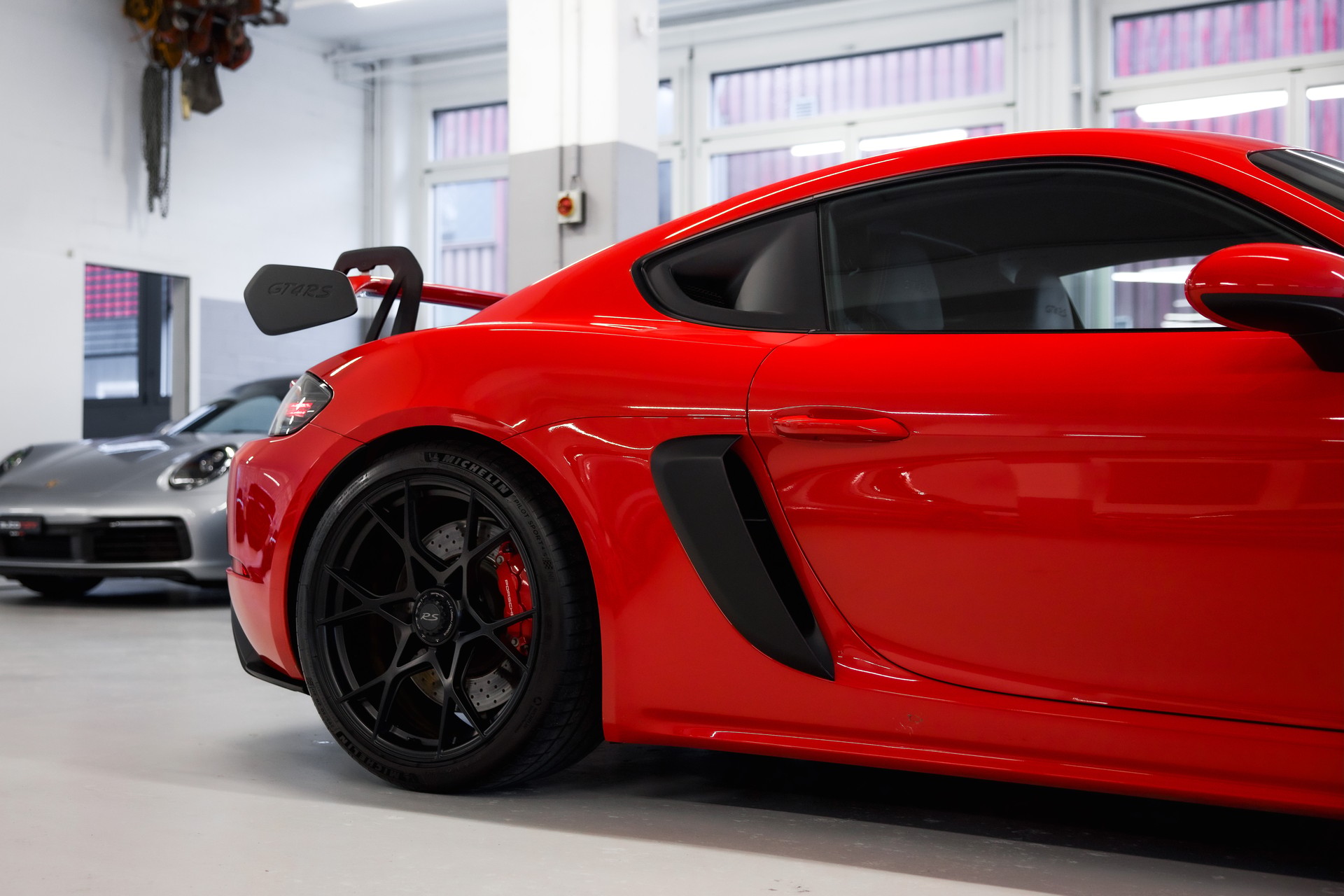 PORSCHE Cayman 718 GT4 RS PDK-image-9