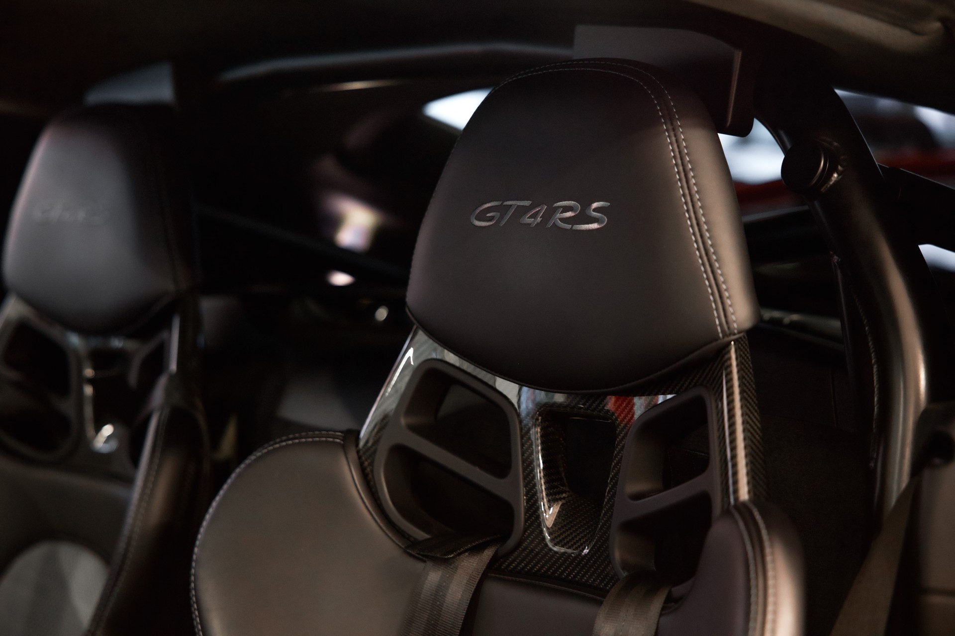 PORSCHE Cayman 718 GT4 RS PDK-image-18