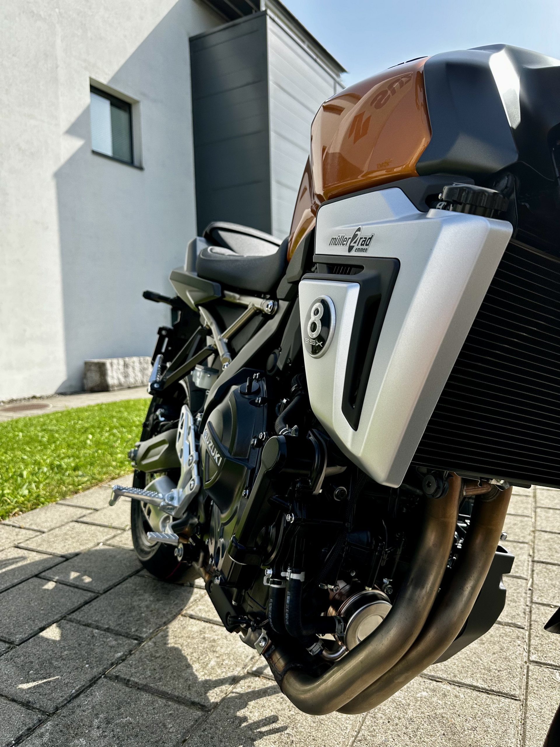 SUZUKI GSX-8T-image-7