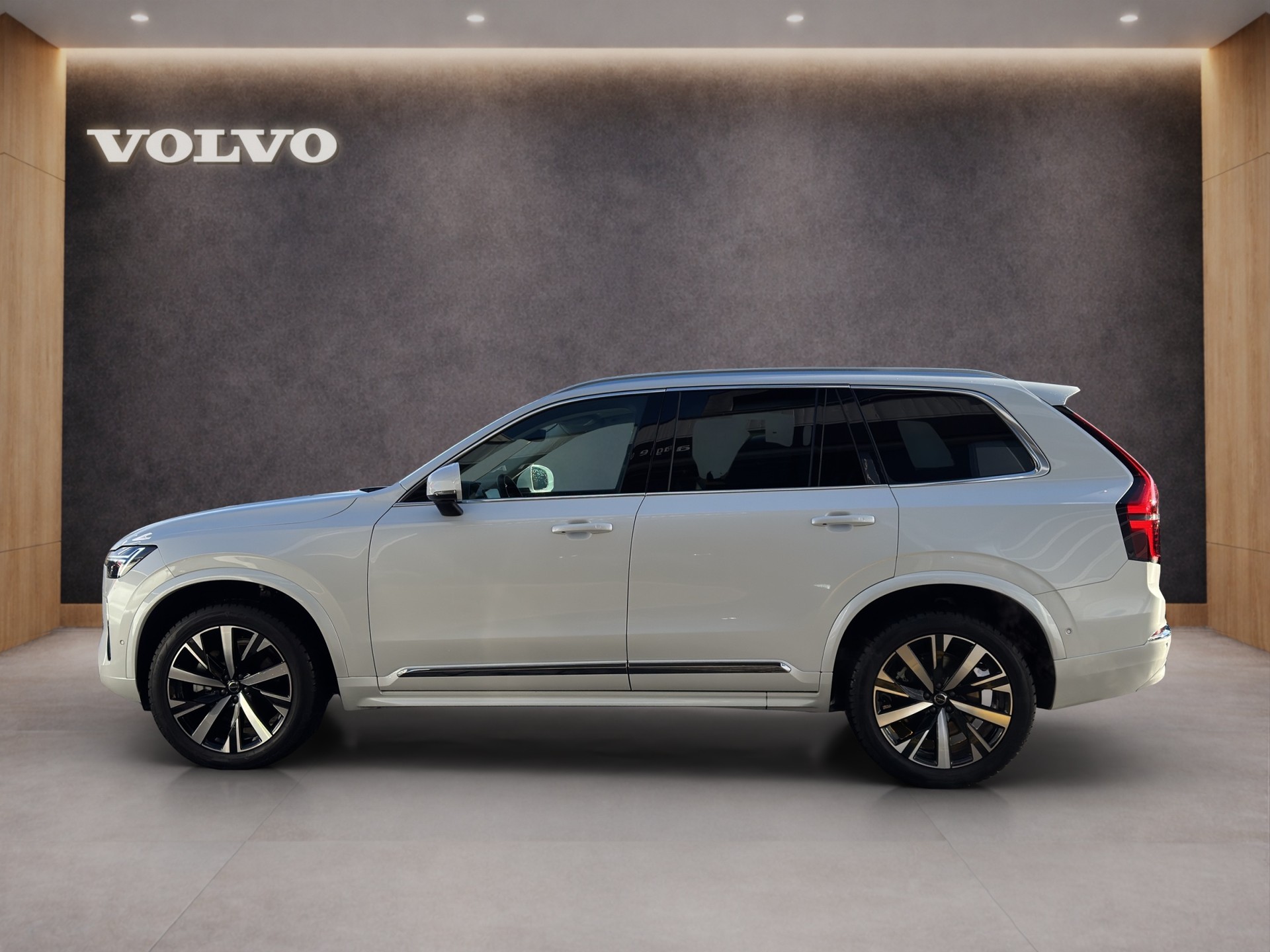 VOLVO XC90 2.0 B5 MH Plus Bright AWD-showroom-element-1