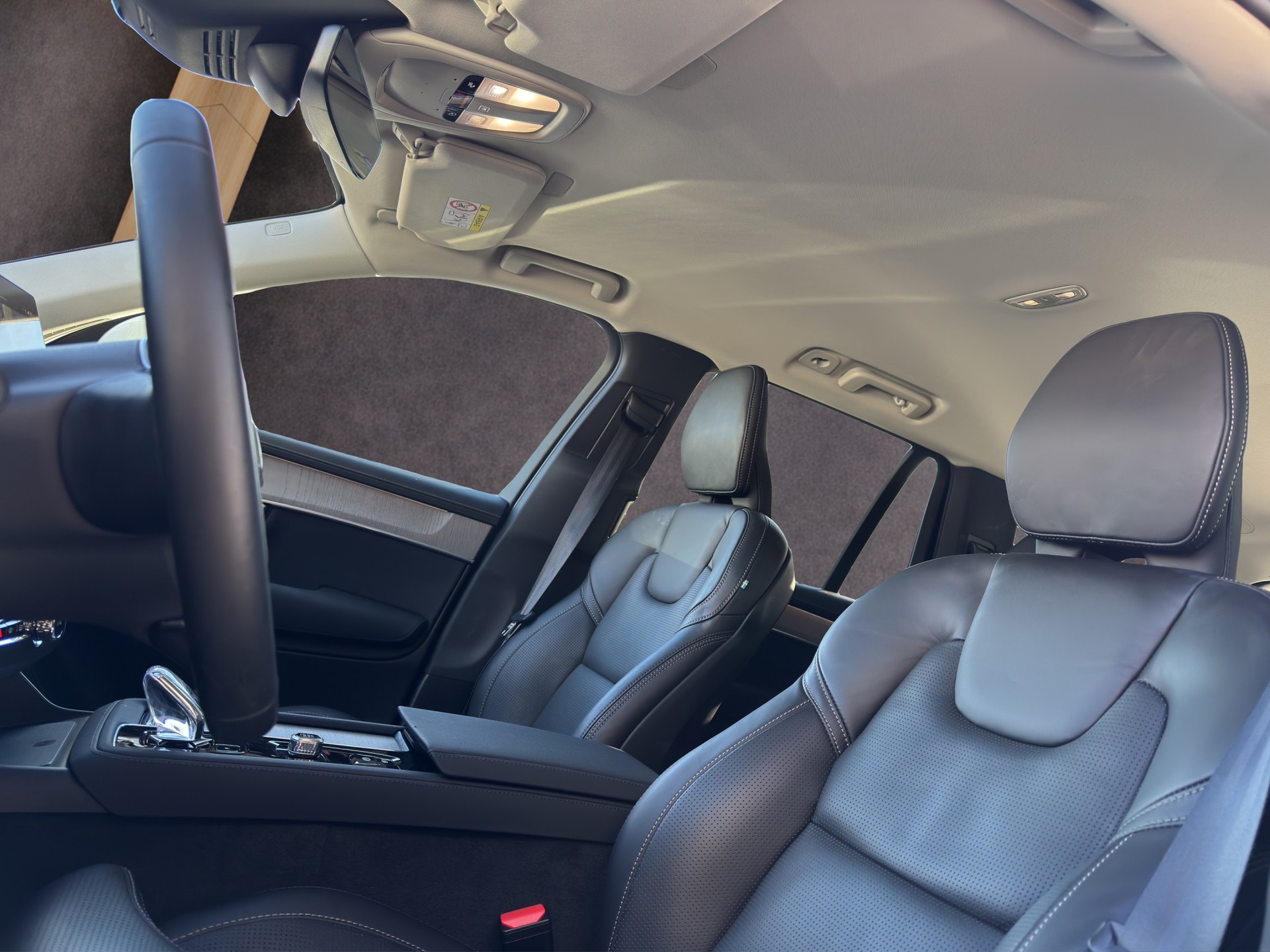 VOLVO XC90 2.0 B5 MH Plus Bright AWD-image-9