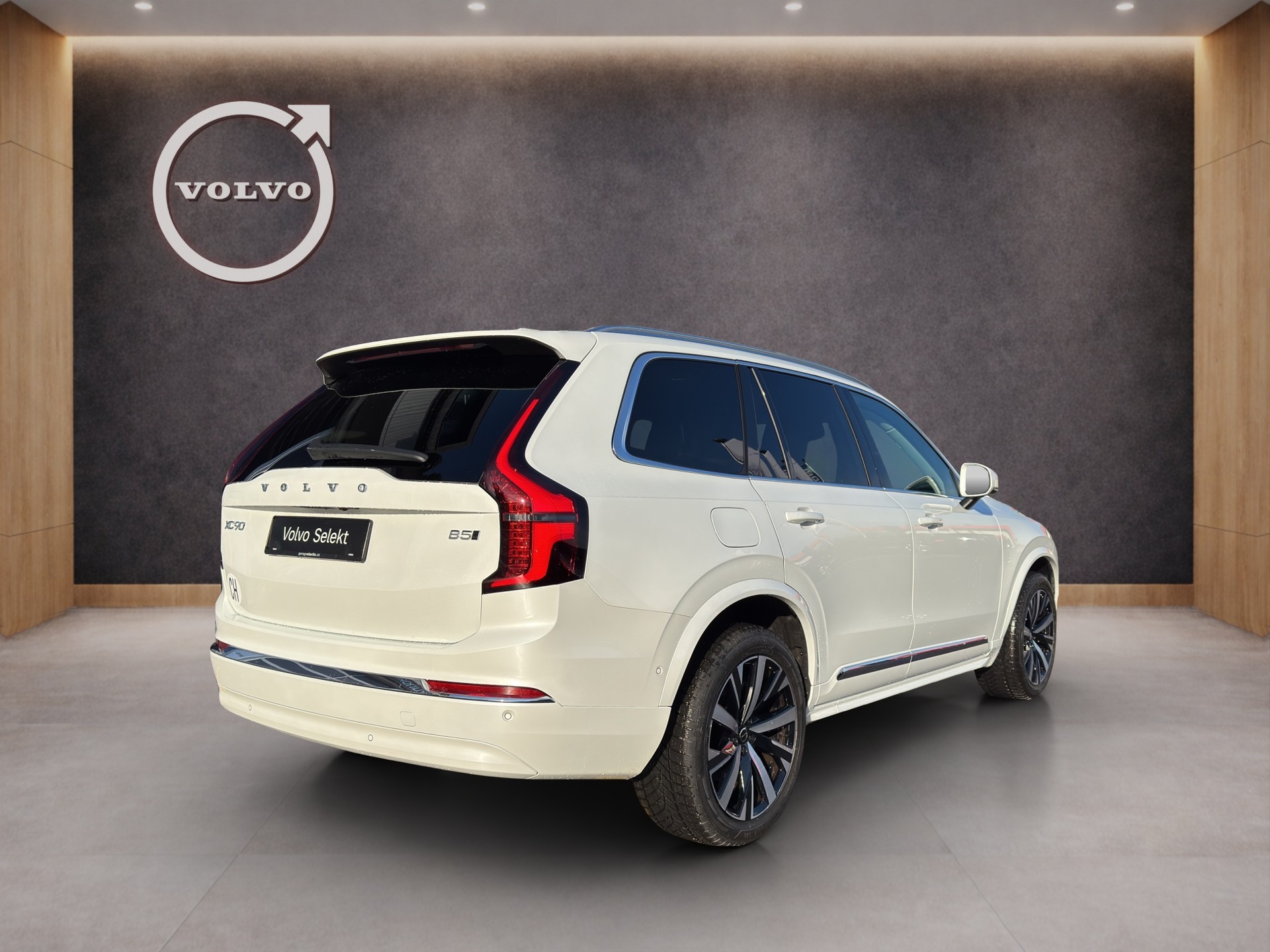 VOLVO XC90 2.0 B5 MH Plus Bright AWD-image-5