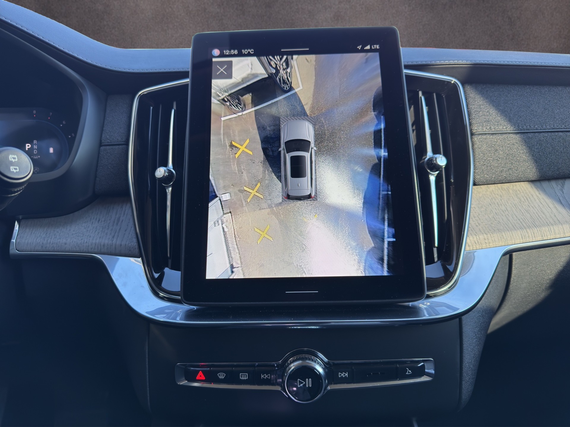 VOLVO XC90 2.0 B5 MH Plus Bright AWD-image-13