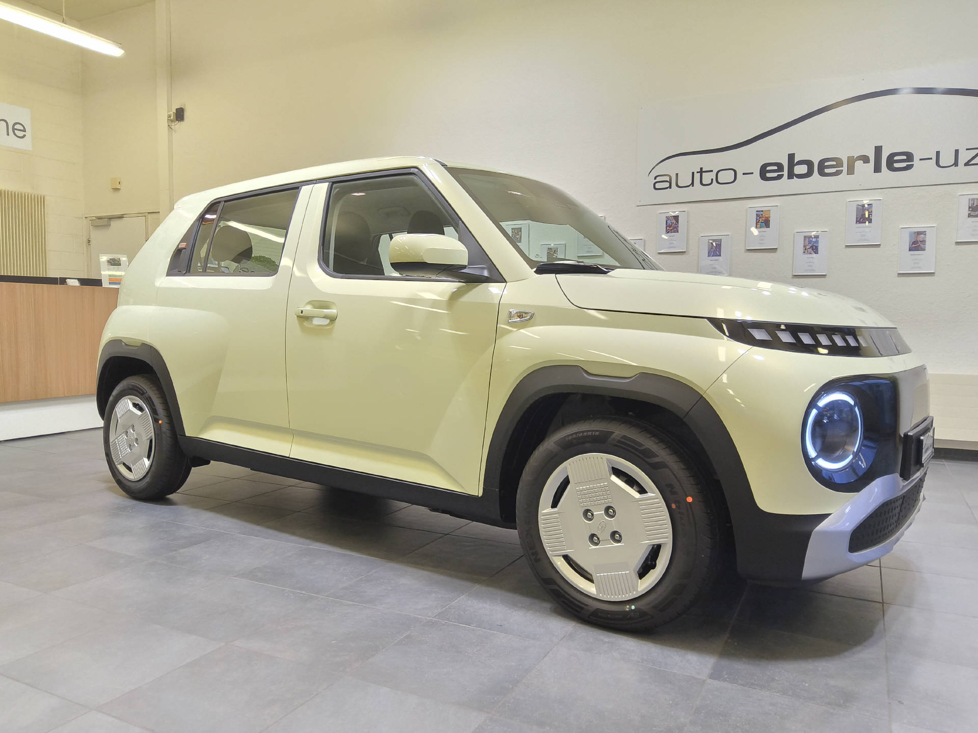 HYUNDAI Inster Electric Origo-showroom-element-1