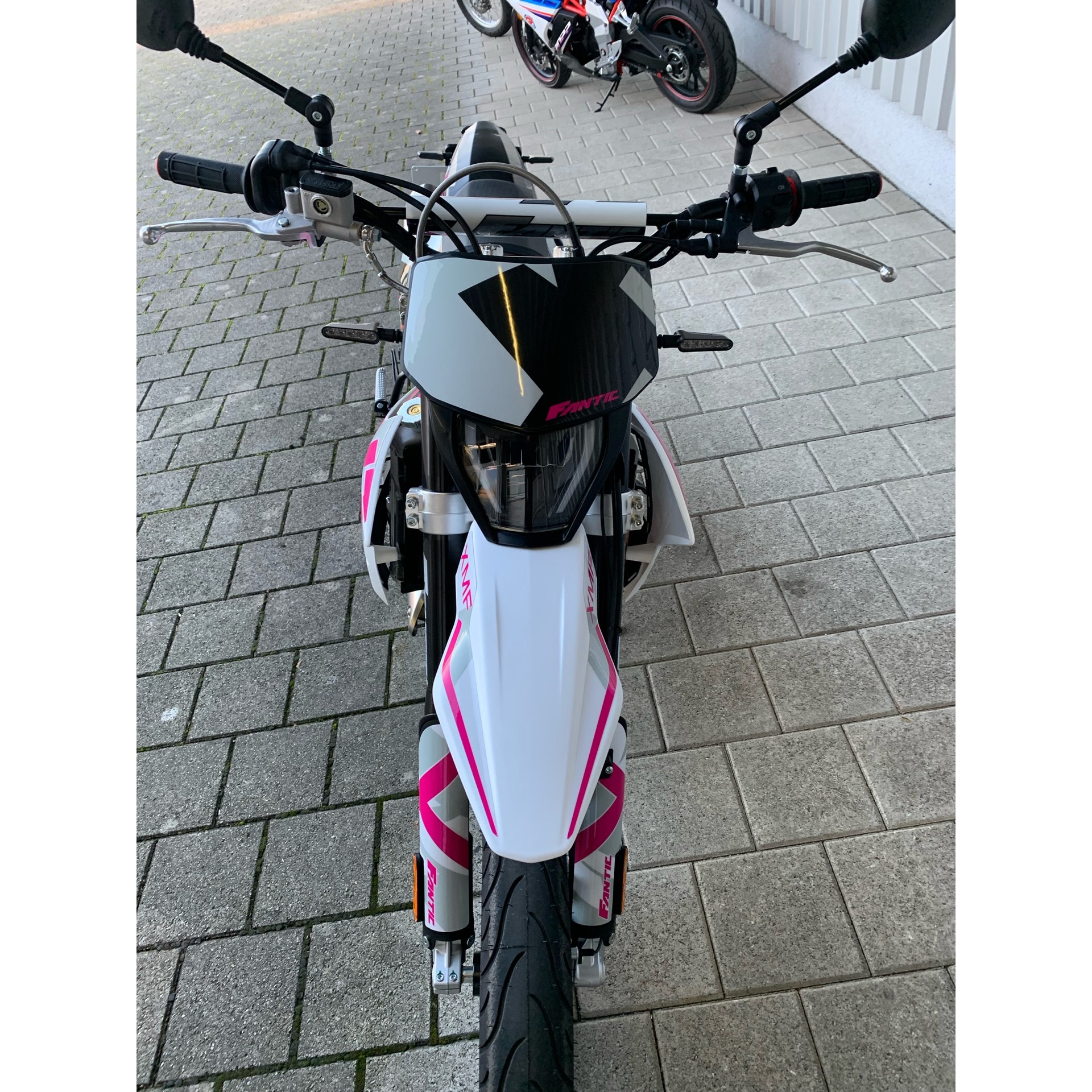 FANTIC XMF 125 Motard Performance-image-10