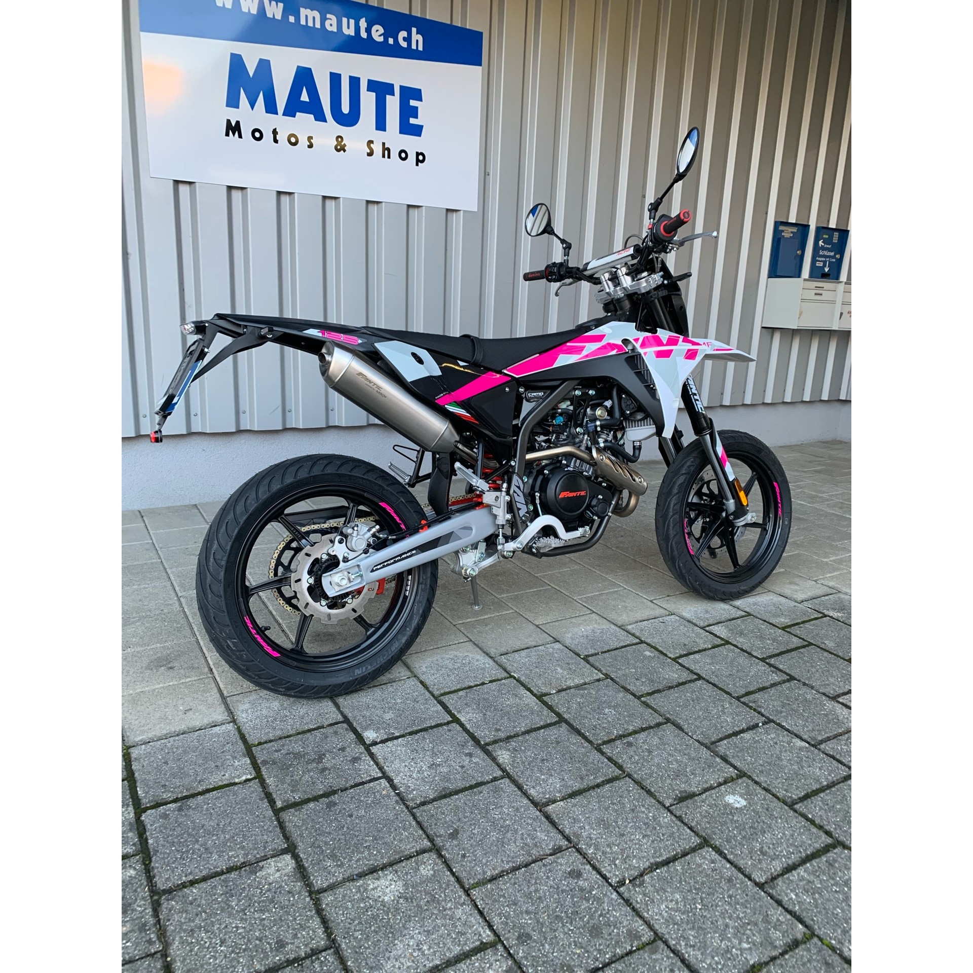 FANTIC XMF 125 Motard Performance-image-7