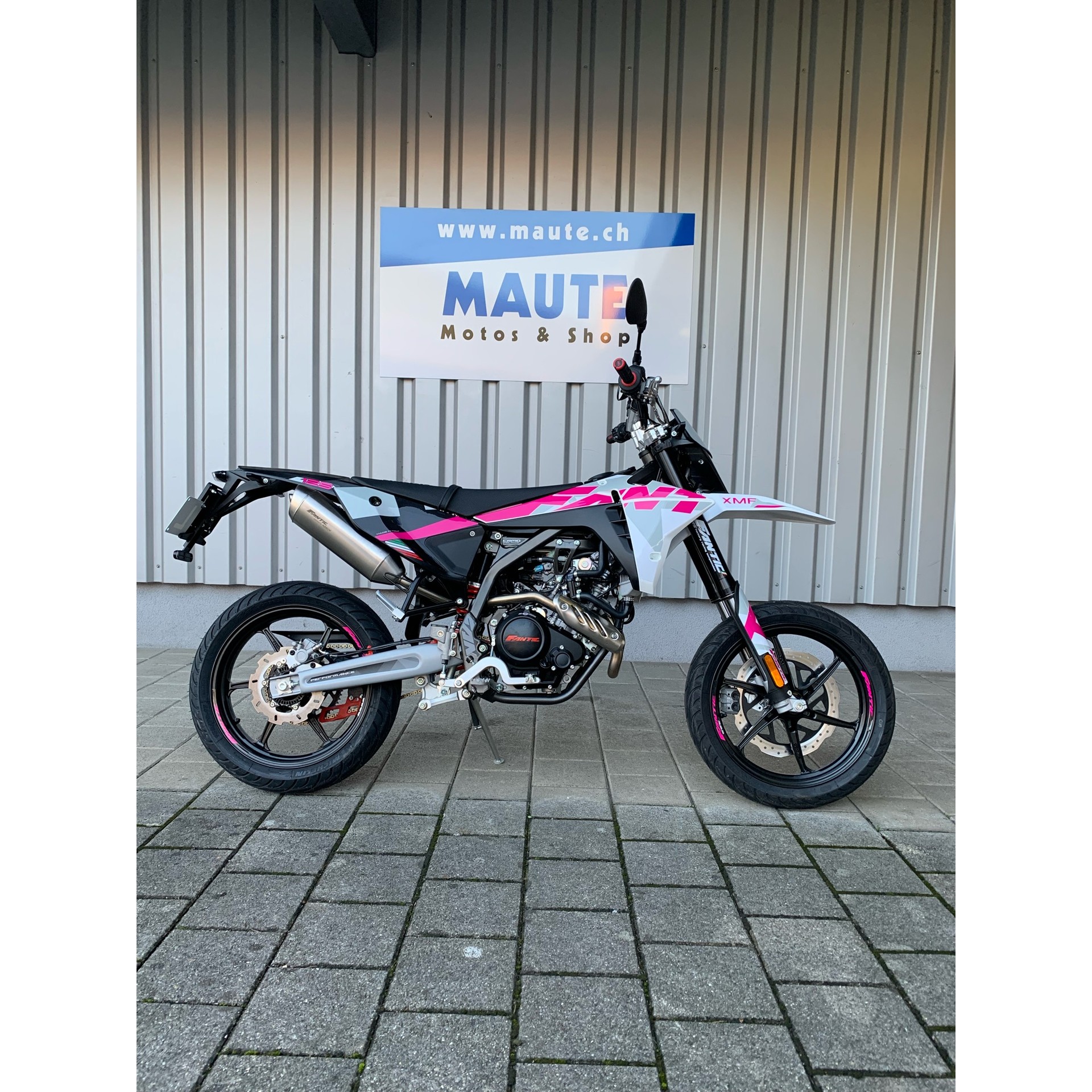 FANTIC XMF 125 Motard Performance-image-0