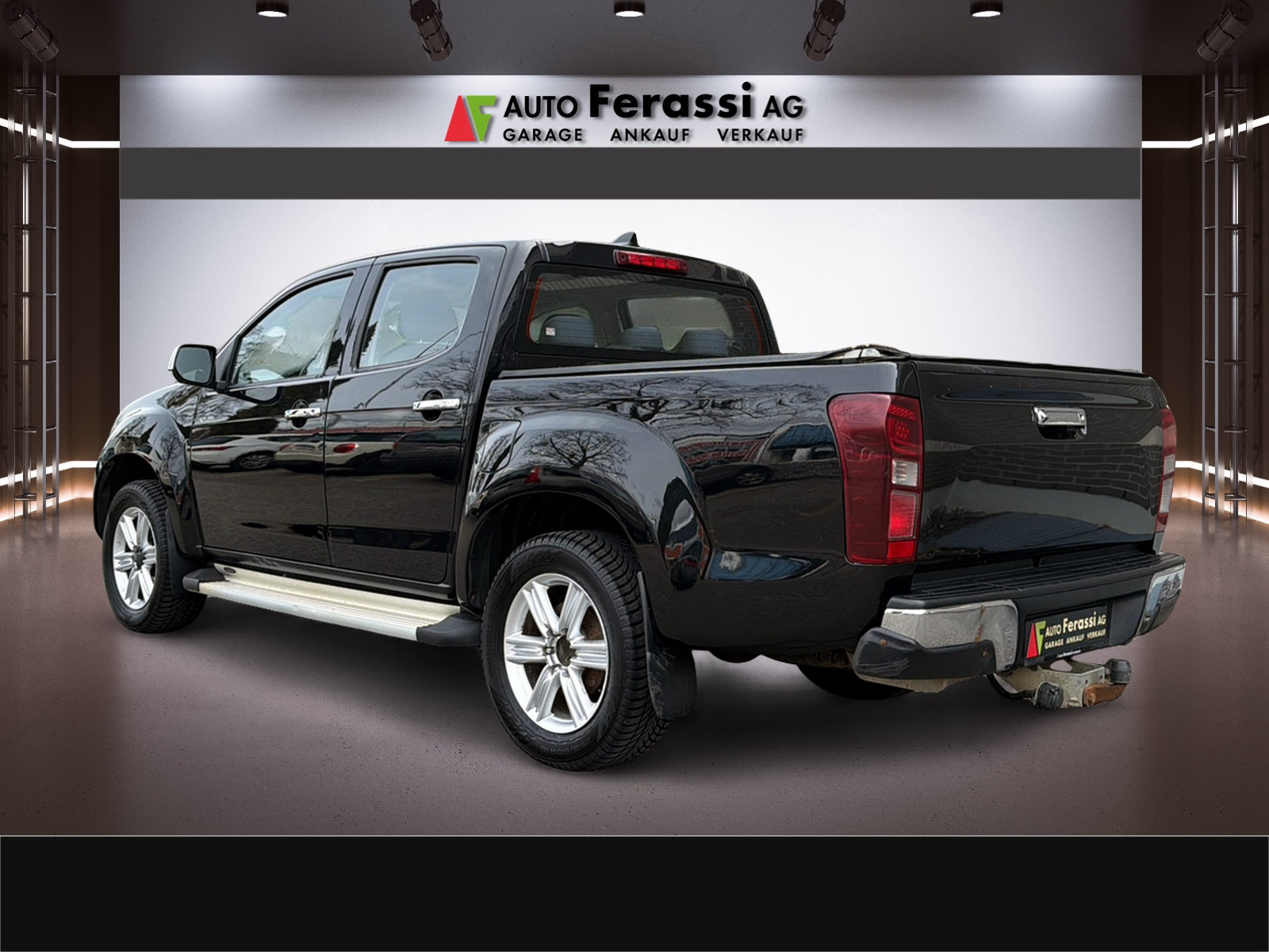 ISUZU D-MAX 1.9 Crew Cab Solar Plus 4x4 A-showroom-element-3