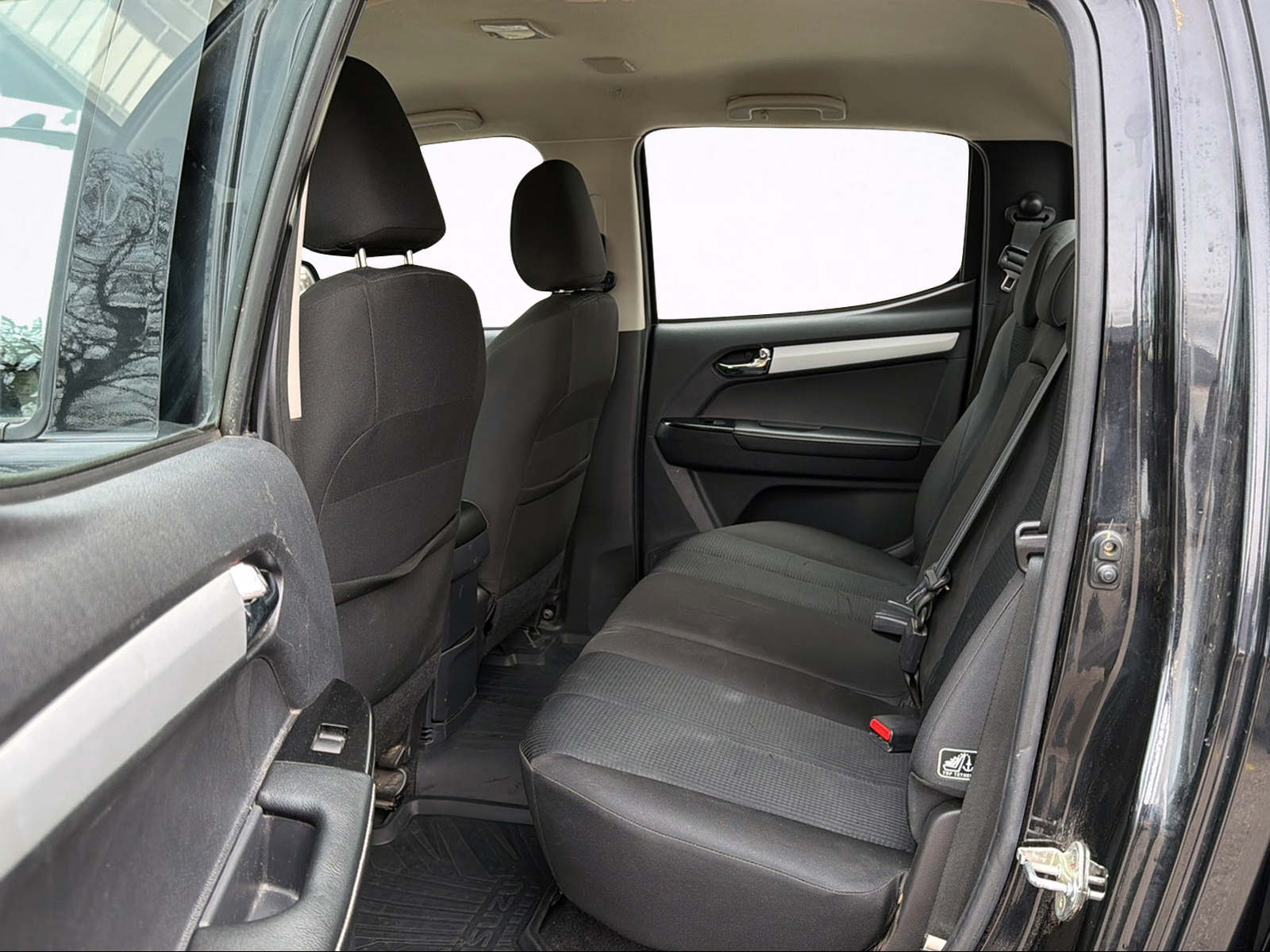 ISUZU D-MAX 1.9 Crew Cab Solar Plus 4x4 A-image-11