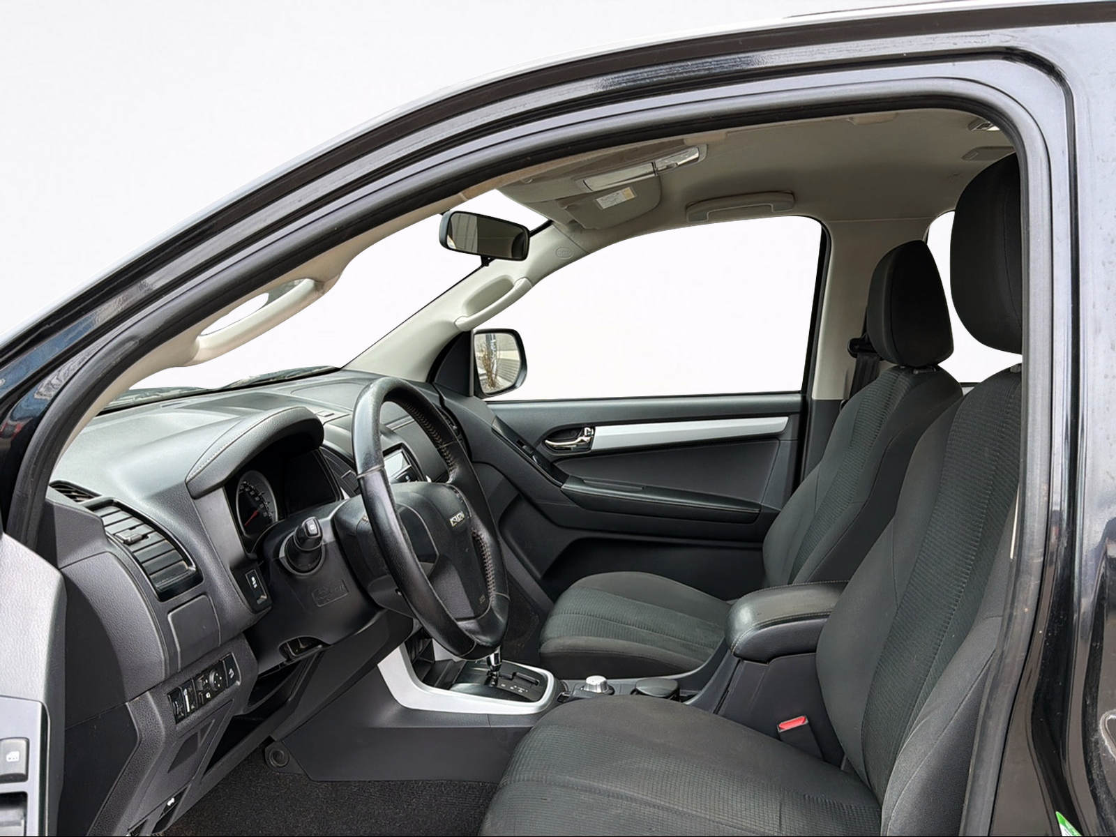 ISUZU D-MAX 1.9 Crew Cab Solar Plus 4x4 A-image-10