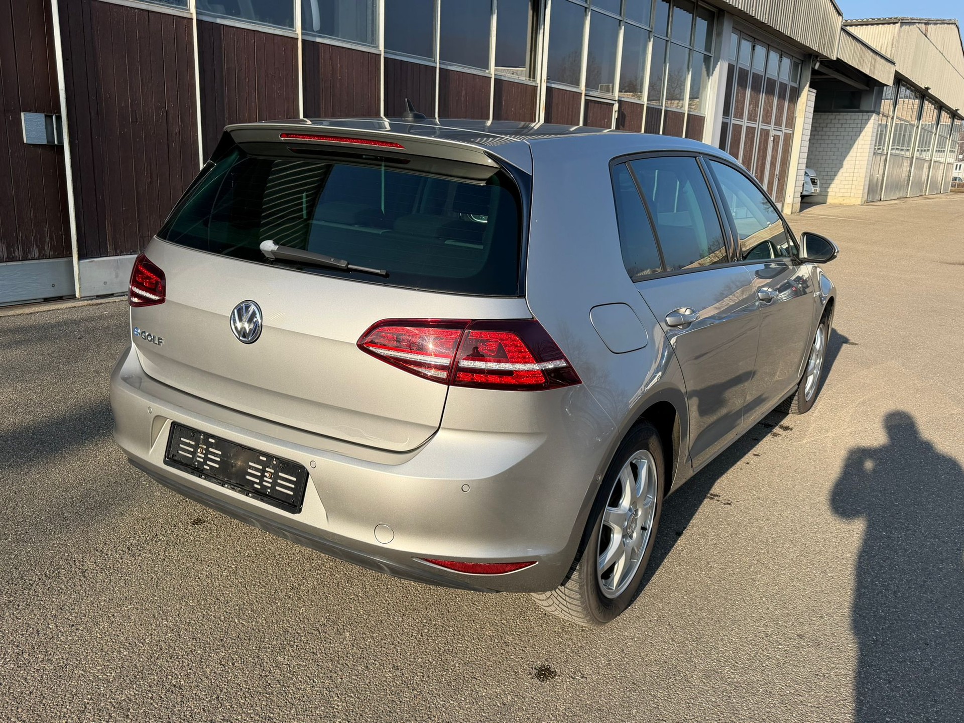 VW e-Golf Voll-Elektro mit CCS-Laden 30 Min. 10-80%-image-3