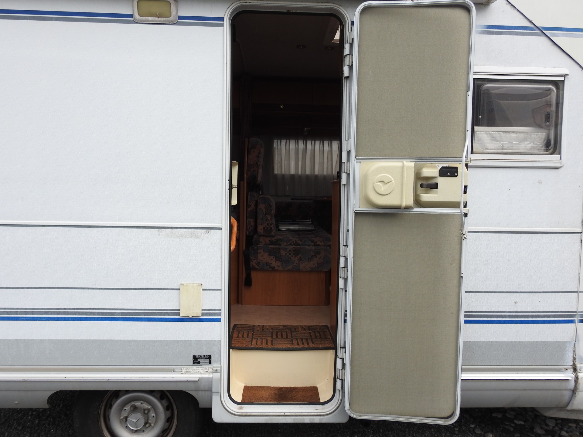 MERCEDES-BENZ 312 D Pilote Pacific 5900-image-29
