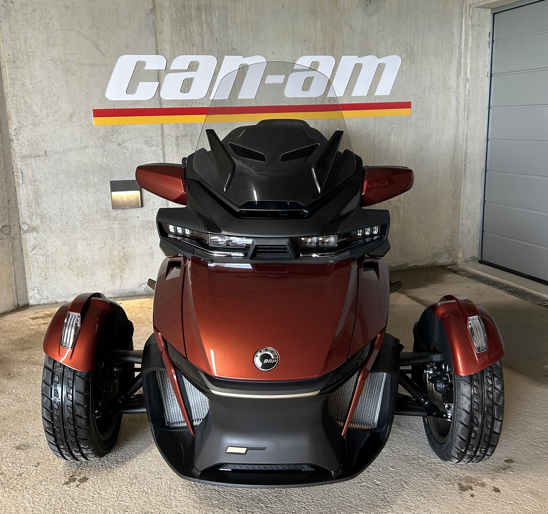CAN-AM RT Sea-to-Sky-image-1