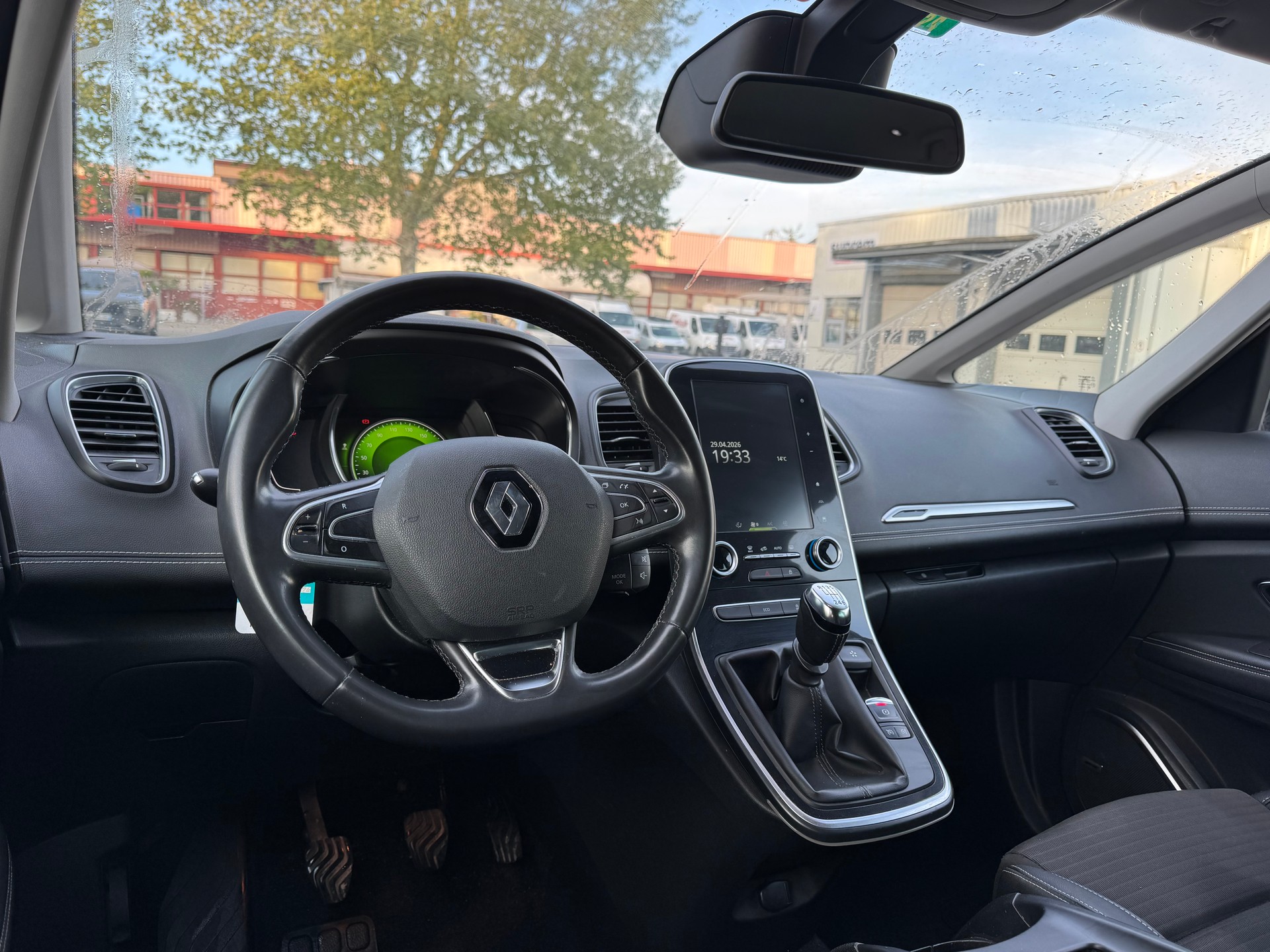RENAULT Grand Scénic 1.2 16V Turbo Bose-image-9