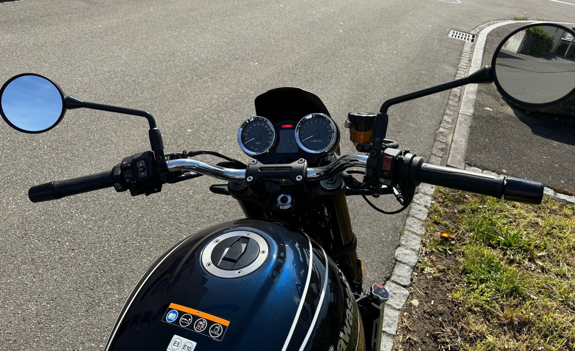 KAWASAKI Z 900 RS-image-4